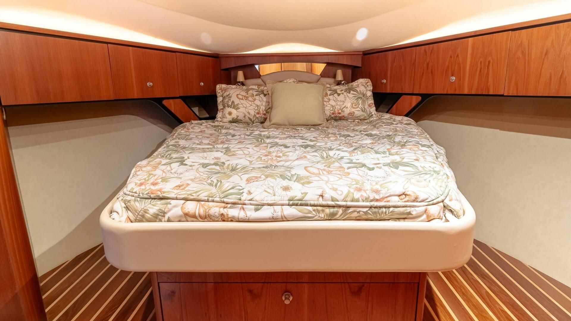 Innenbereich der Tiara Yachts 4300 Sovran