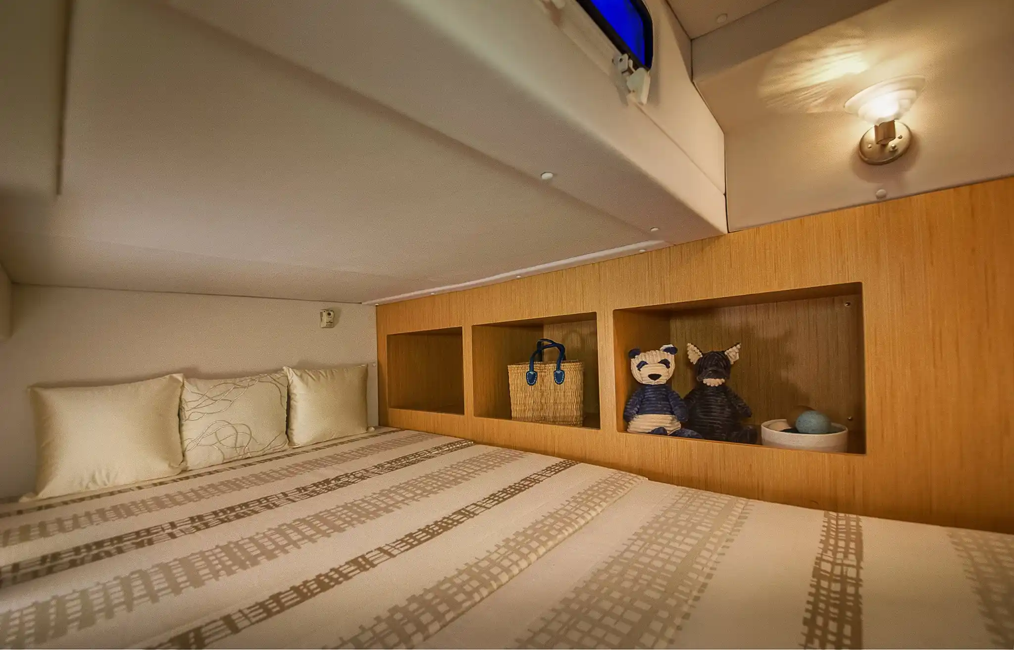Interieur van de Four Winns V255