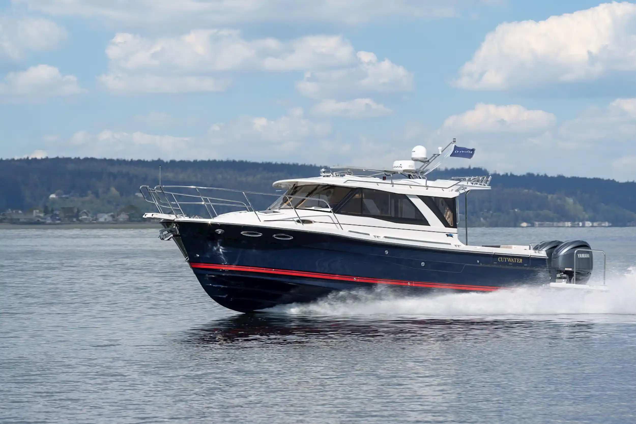Exterior del Cutwater 32 Coupe