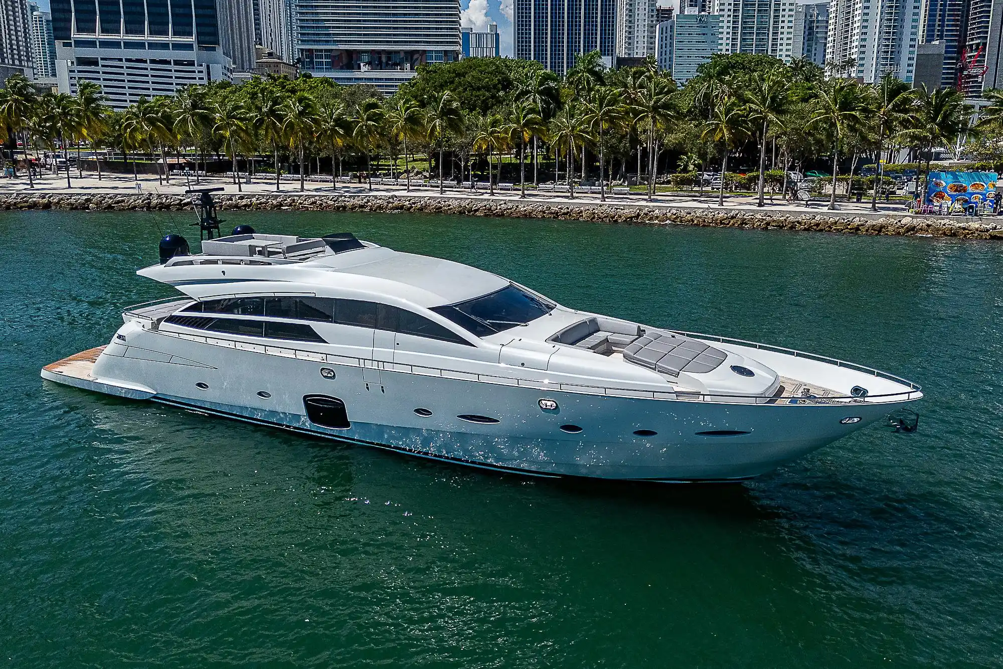 Pershing 92'