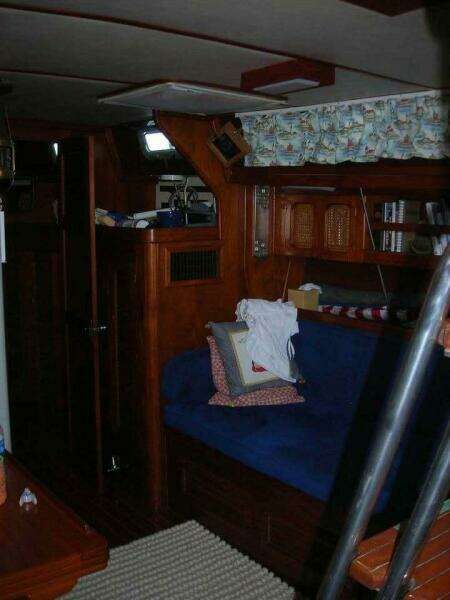 Endeavour 42 CC Interior