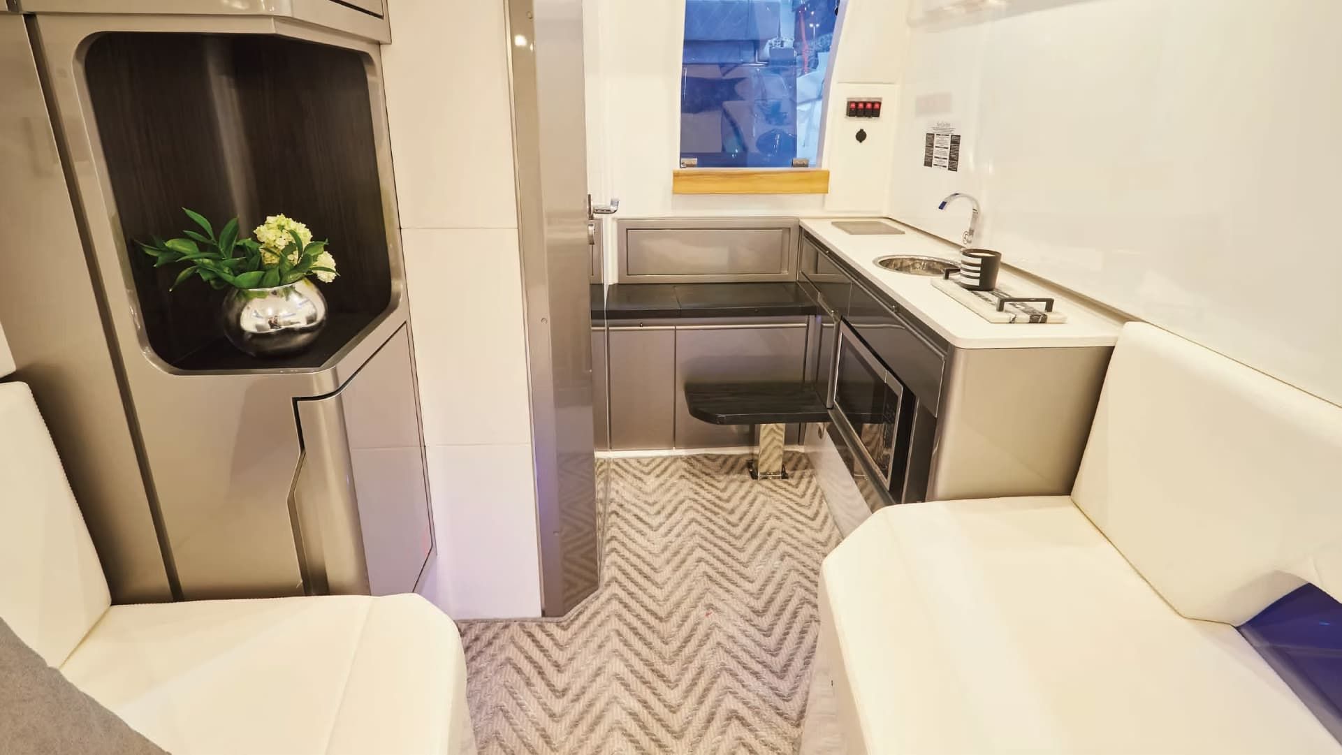 Interni del Schaefer Yachts V34
