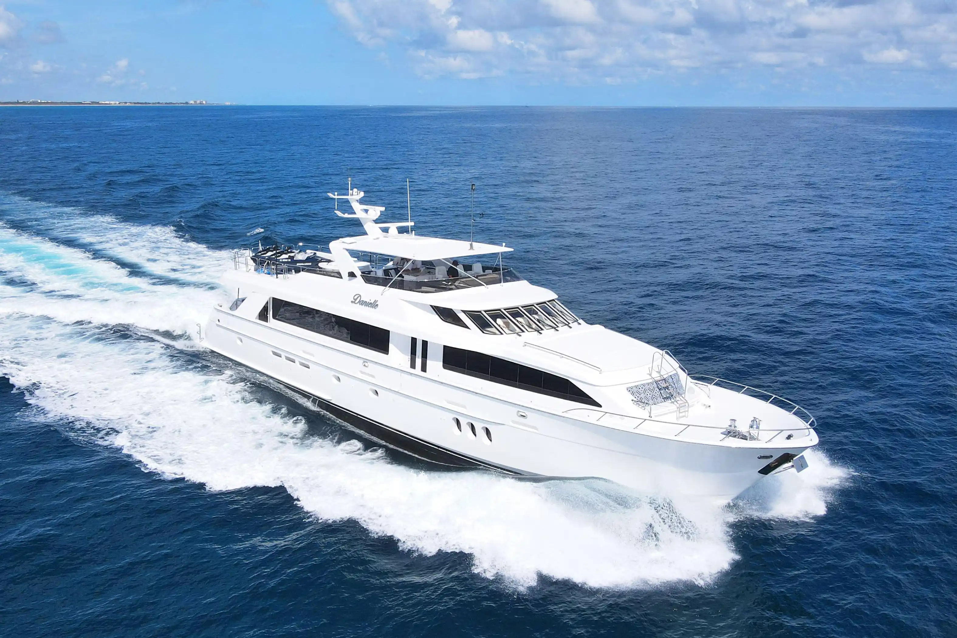 Hatteras 100 Motor Yacht