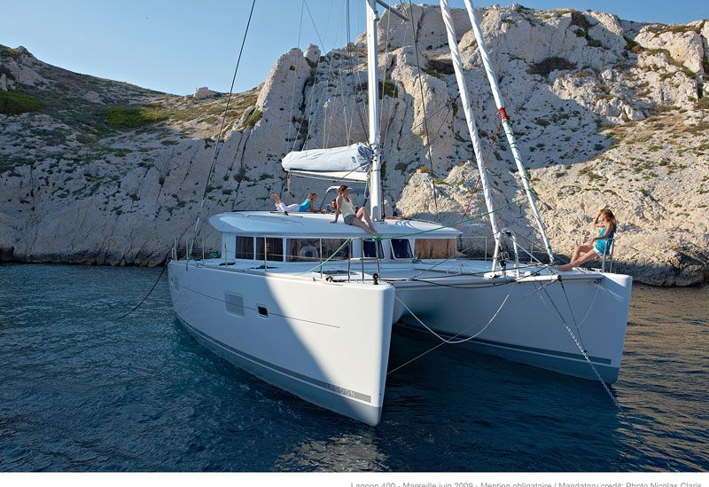 Lagoon 400 Exterior