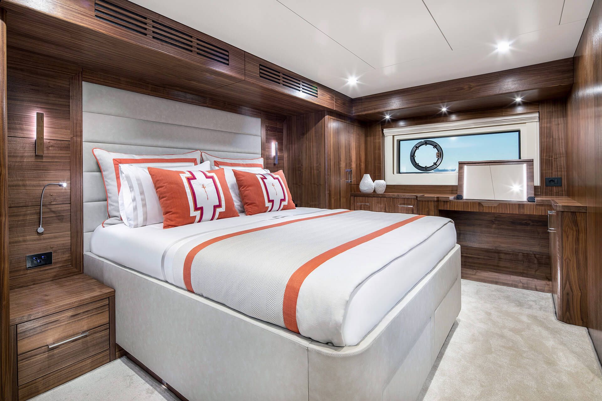 Sirena 58 Interior