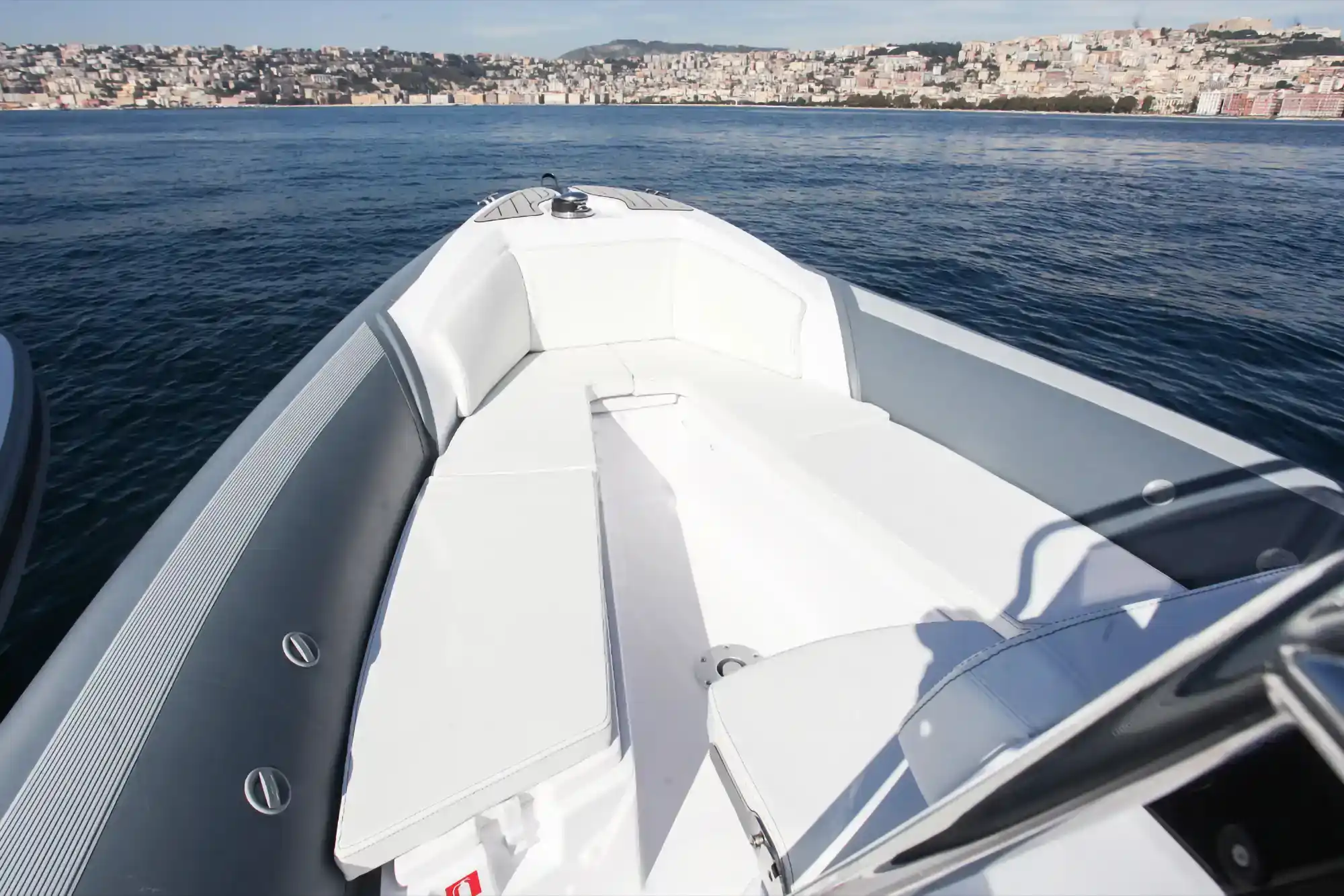 MV Marine MV 27GT Interior