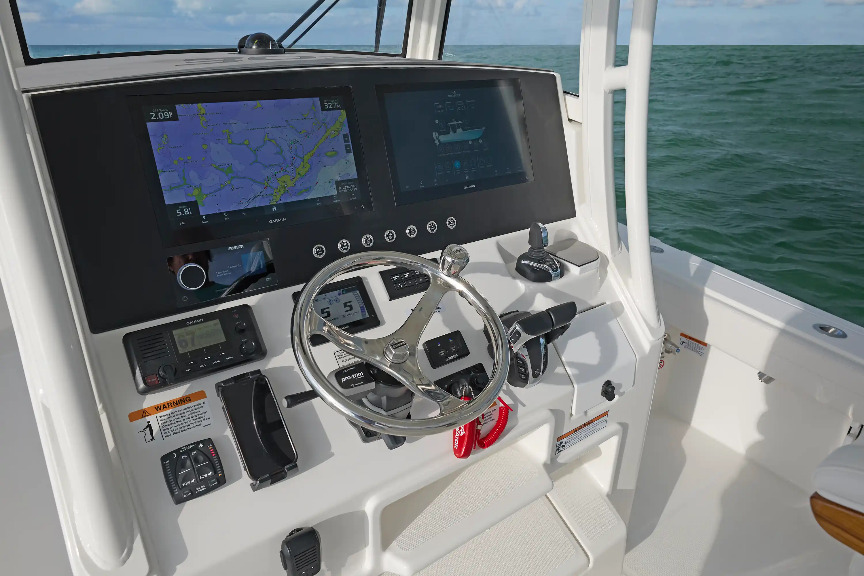Regulator 30XO Interior
