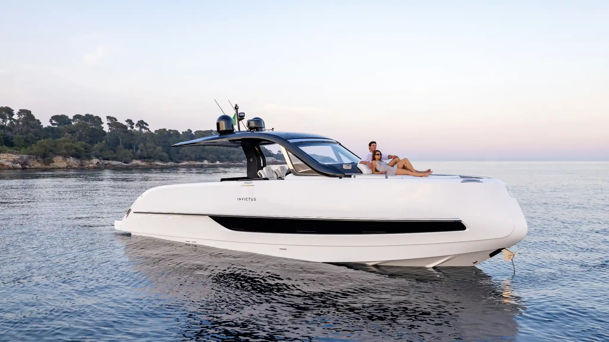 Invictus Yachts TT420 2023 model | YachtWay