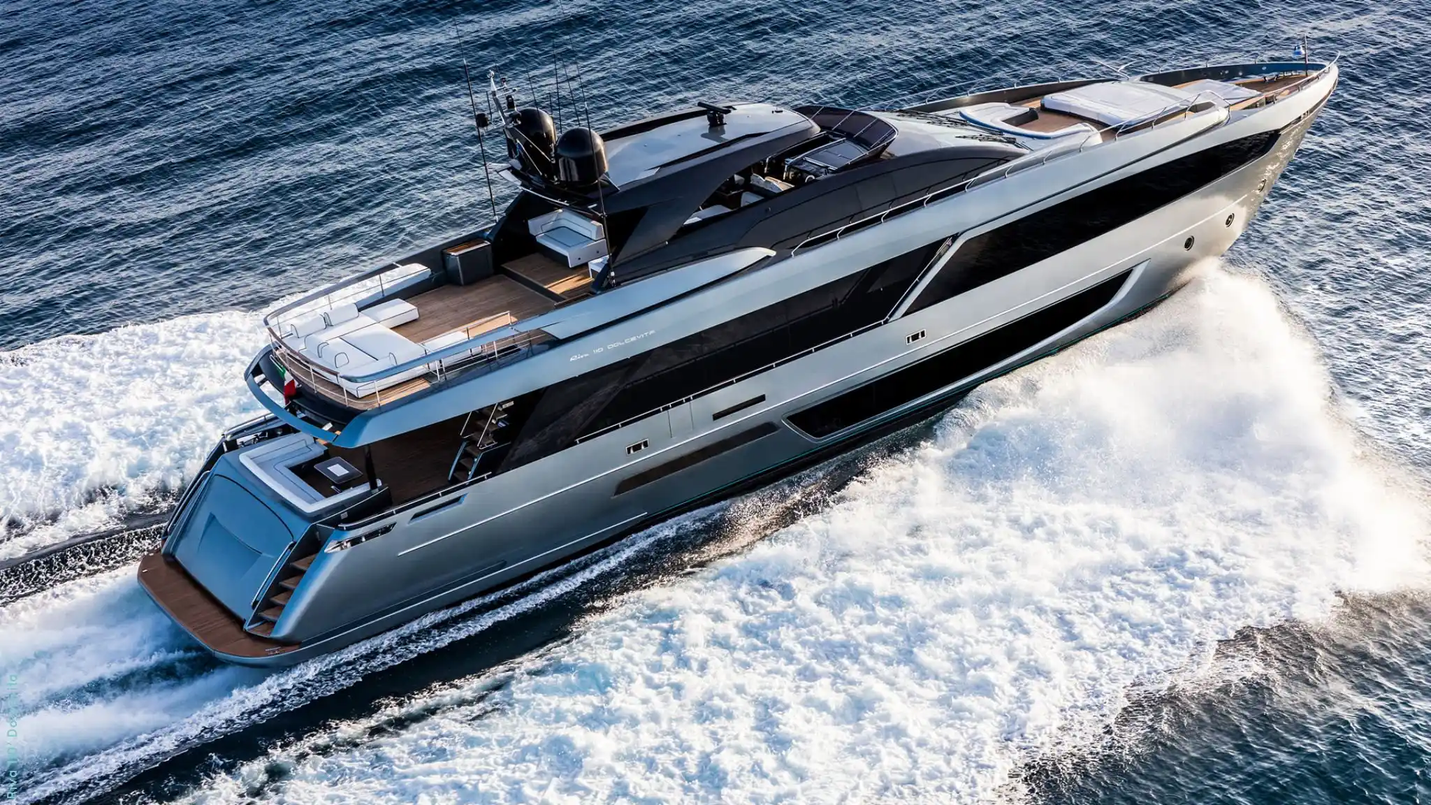 Riva 110' Dolcevita Exterior