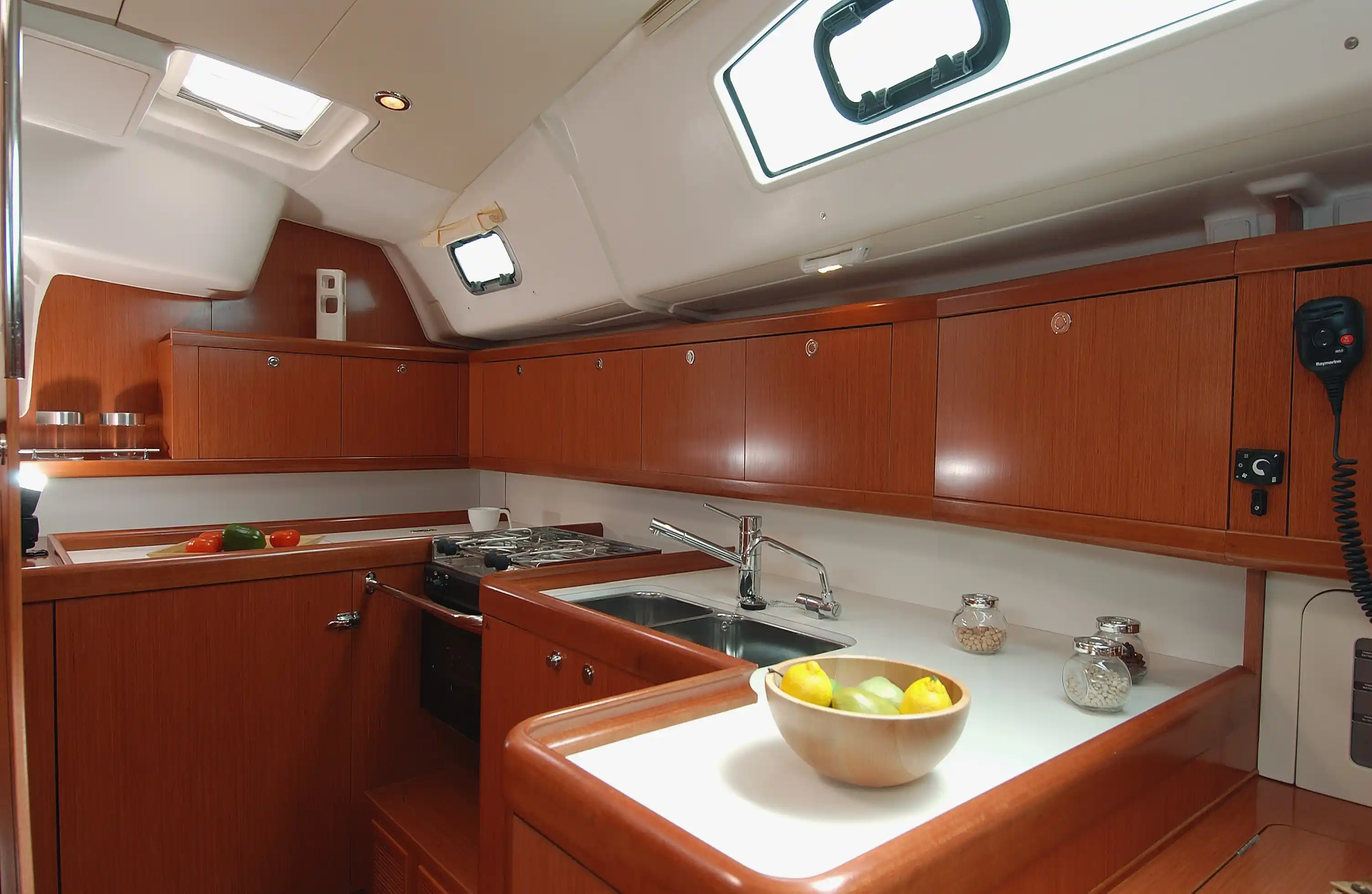 Innenbereich der Beneteau Oceanis 43