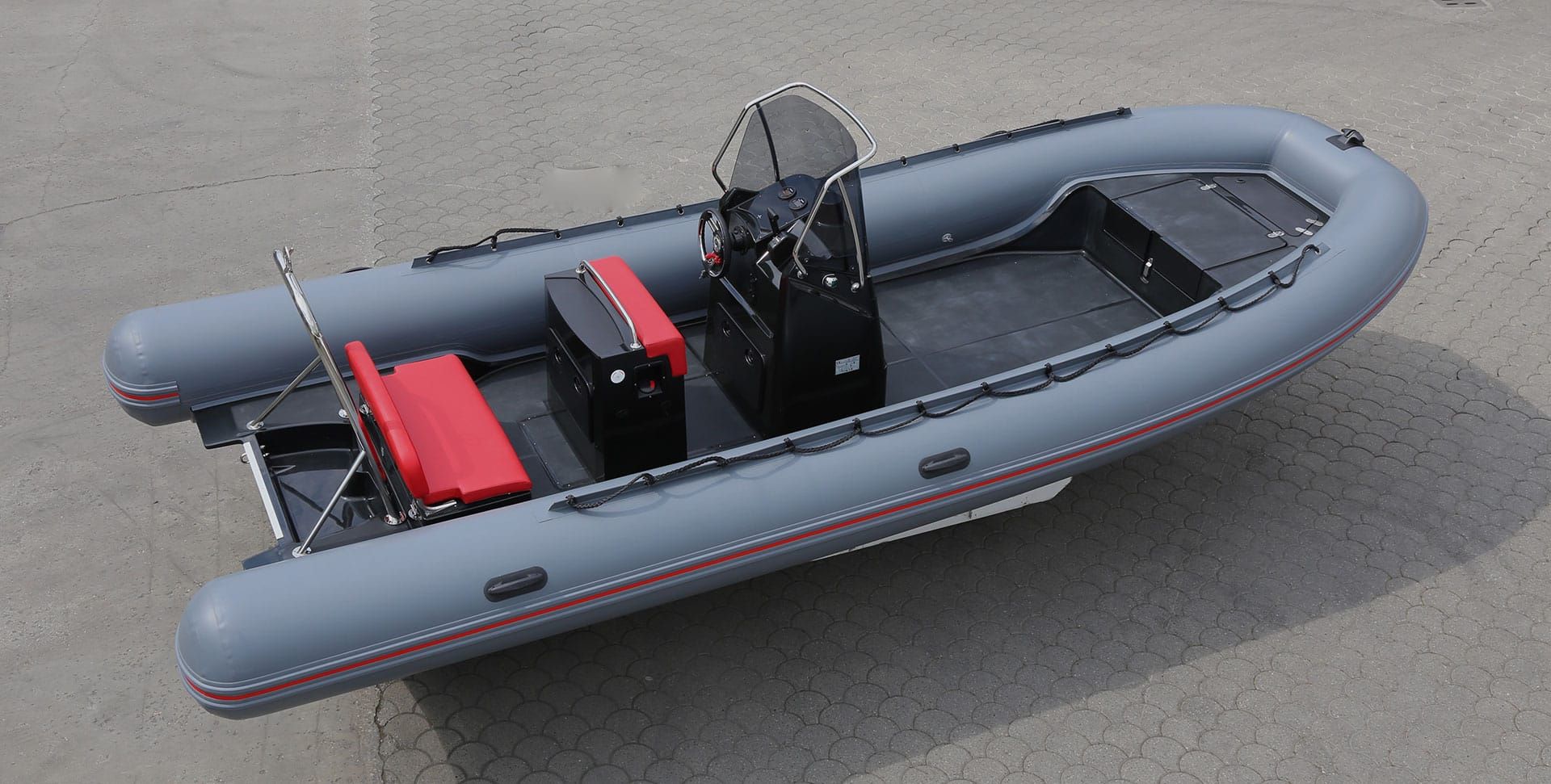 Cantieri Capelli Tempest 700 Work Exterior