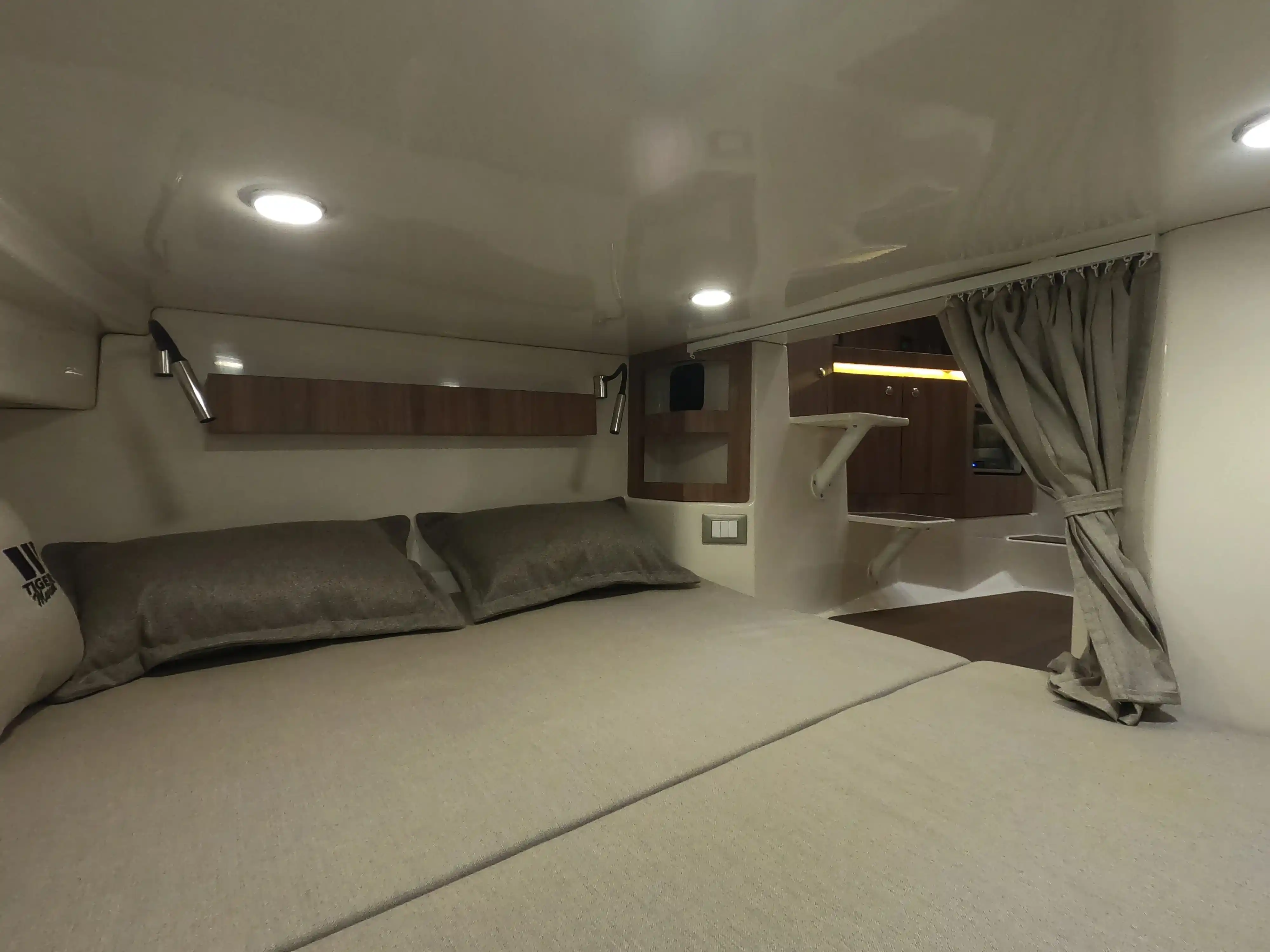Interior del Tiger Marine MaxLine 38
