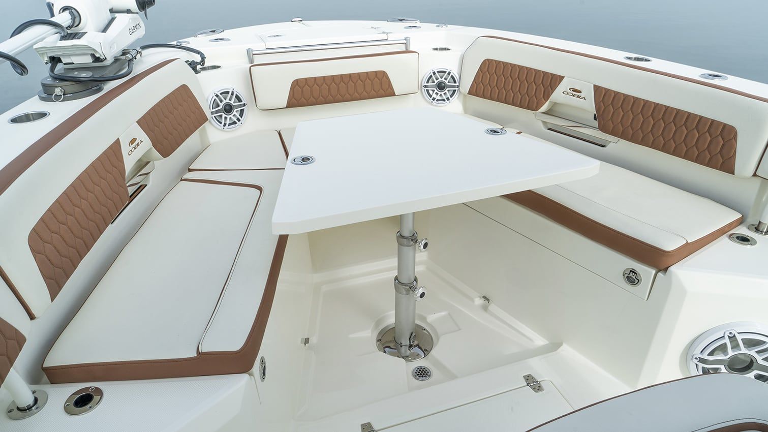 Innenbereich der Cobia 285 CC