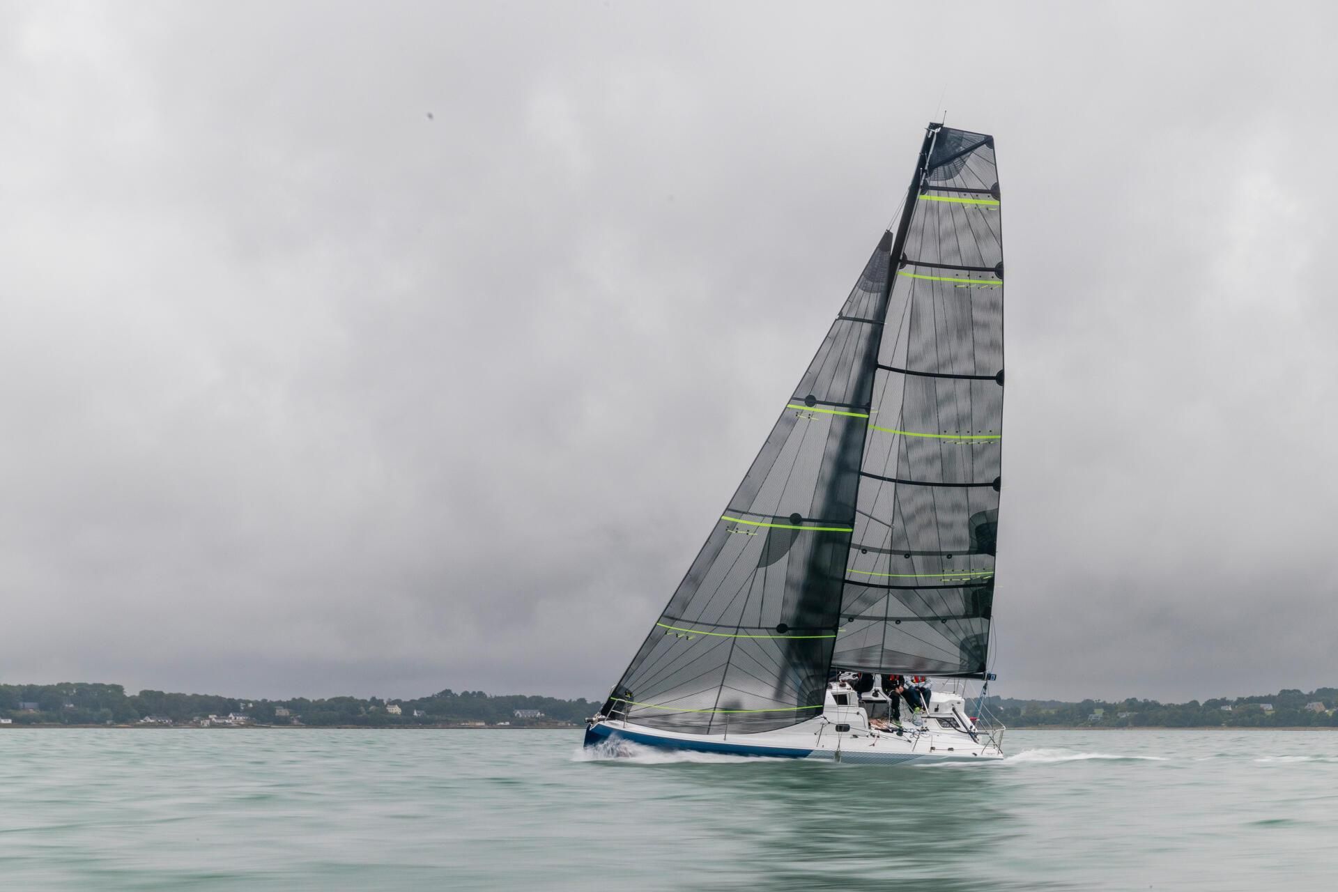 Jeanneau Sun Fast 30 One Design Exterior