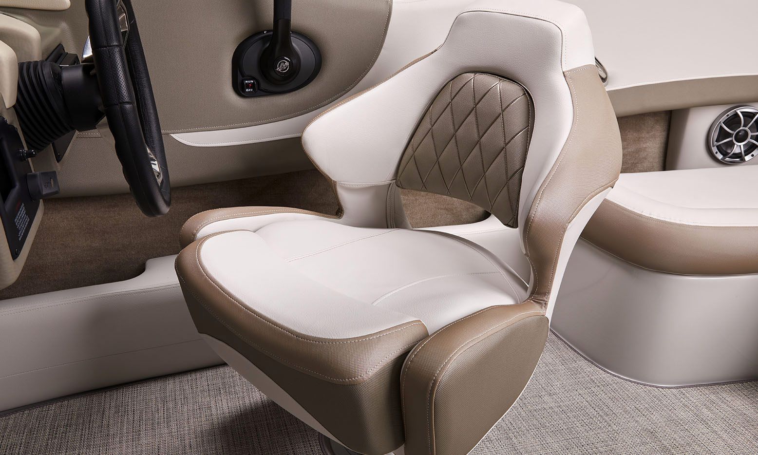 Interni del Crownline 220 SS