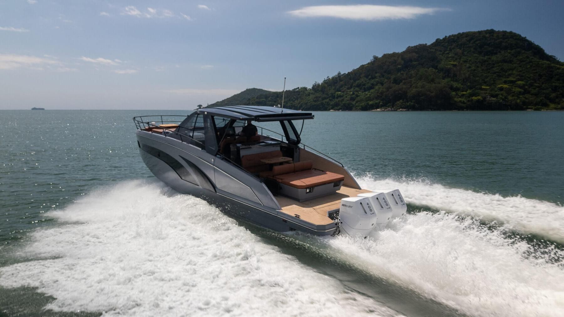 Hanover Yachts 447 Exterior