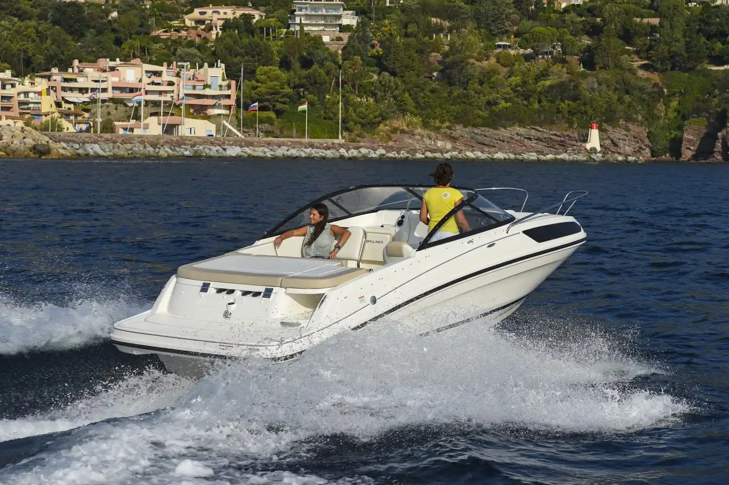 Bayliner VR5 Cuddy