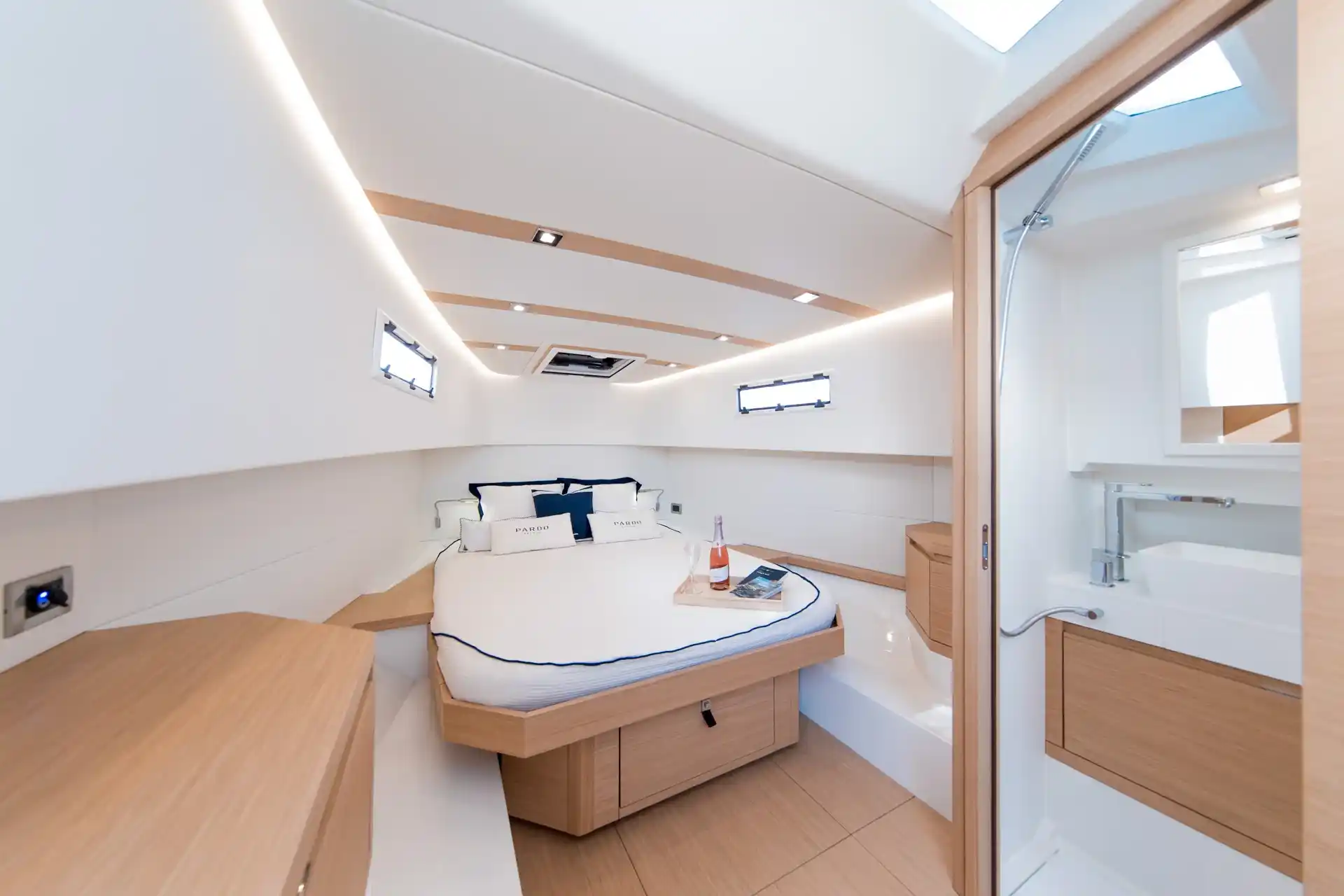 Pardo Yachts P38R Interior