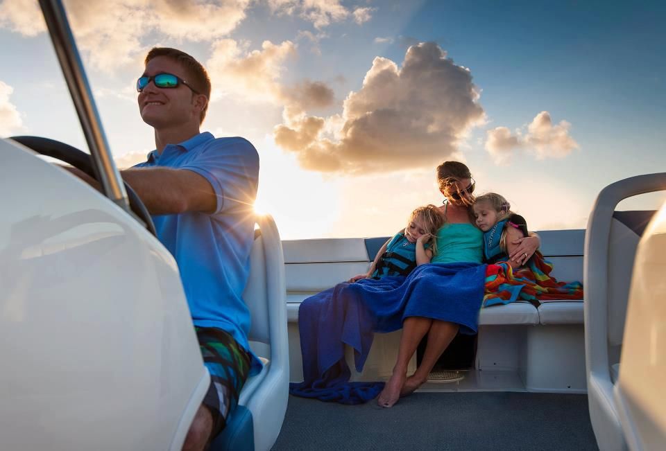 Bayliner 190 Deck Boat Interior