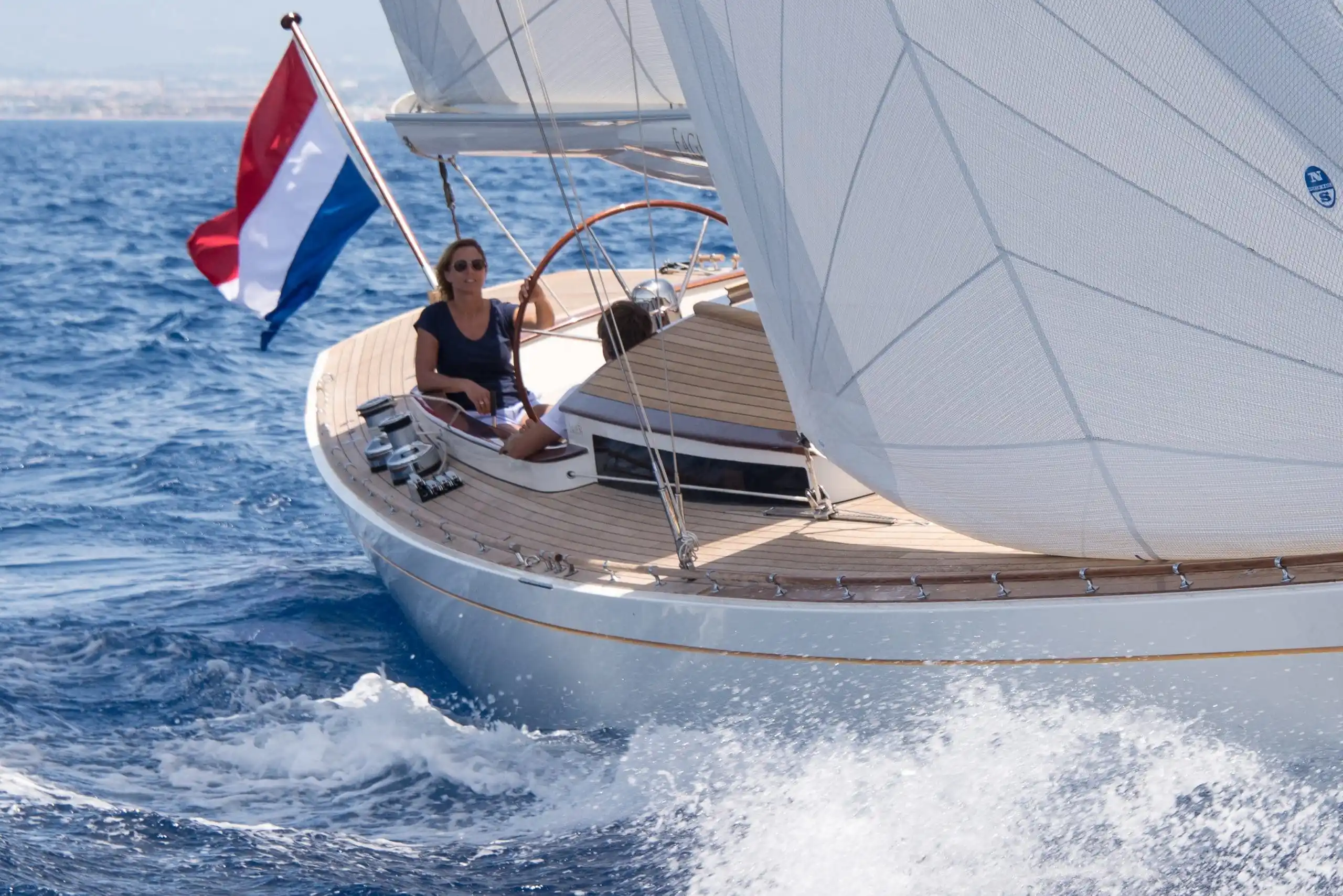 Interior del Leonardo Eagle 54