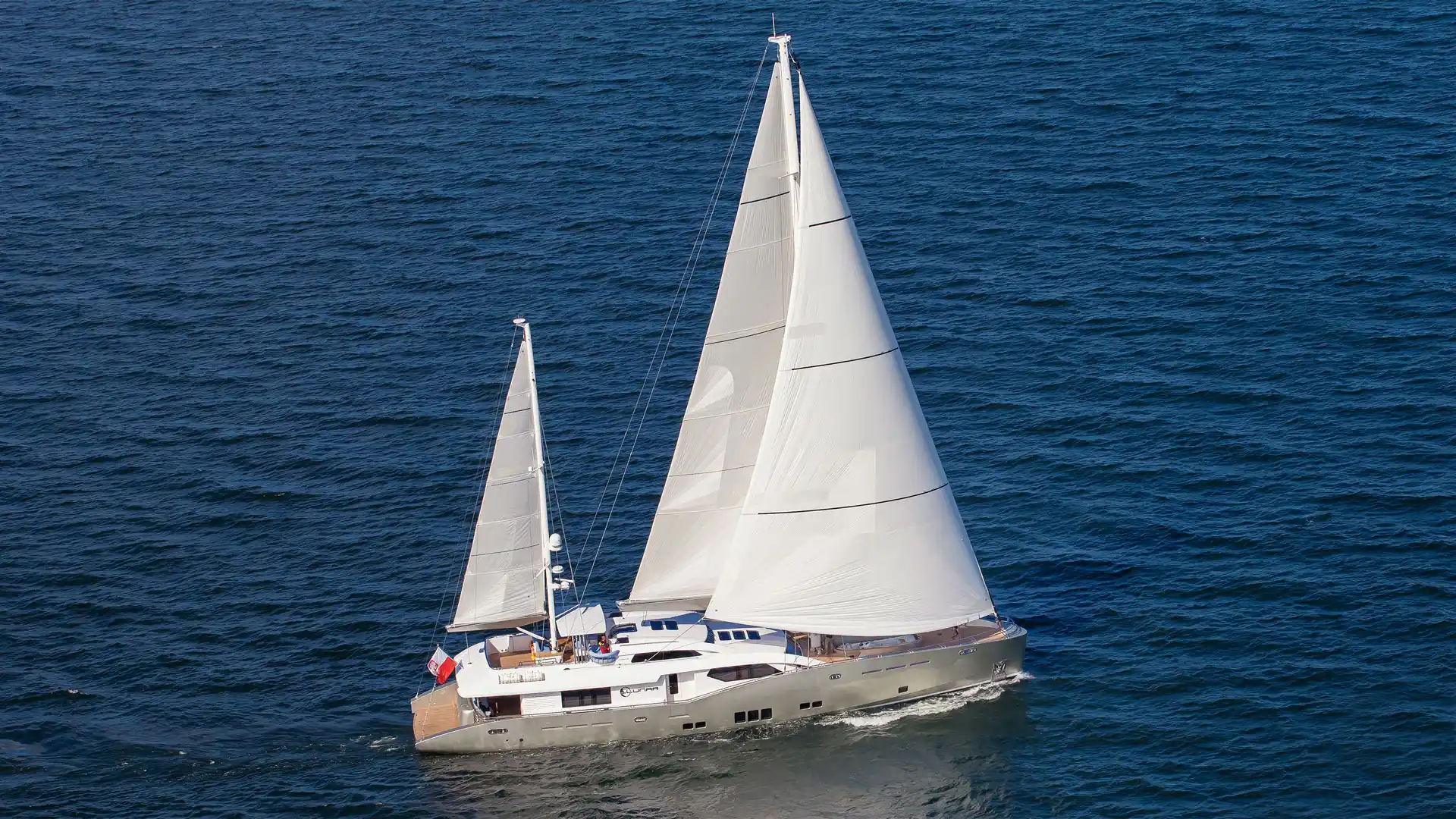 Conrad C115 / Lunar Exterior