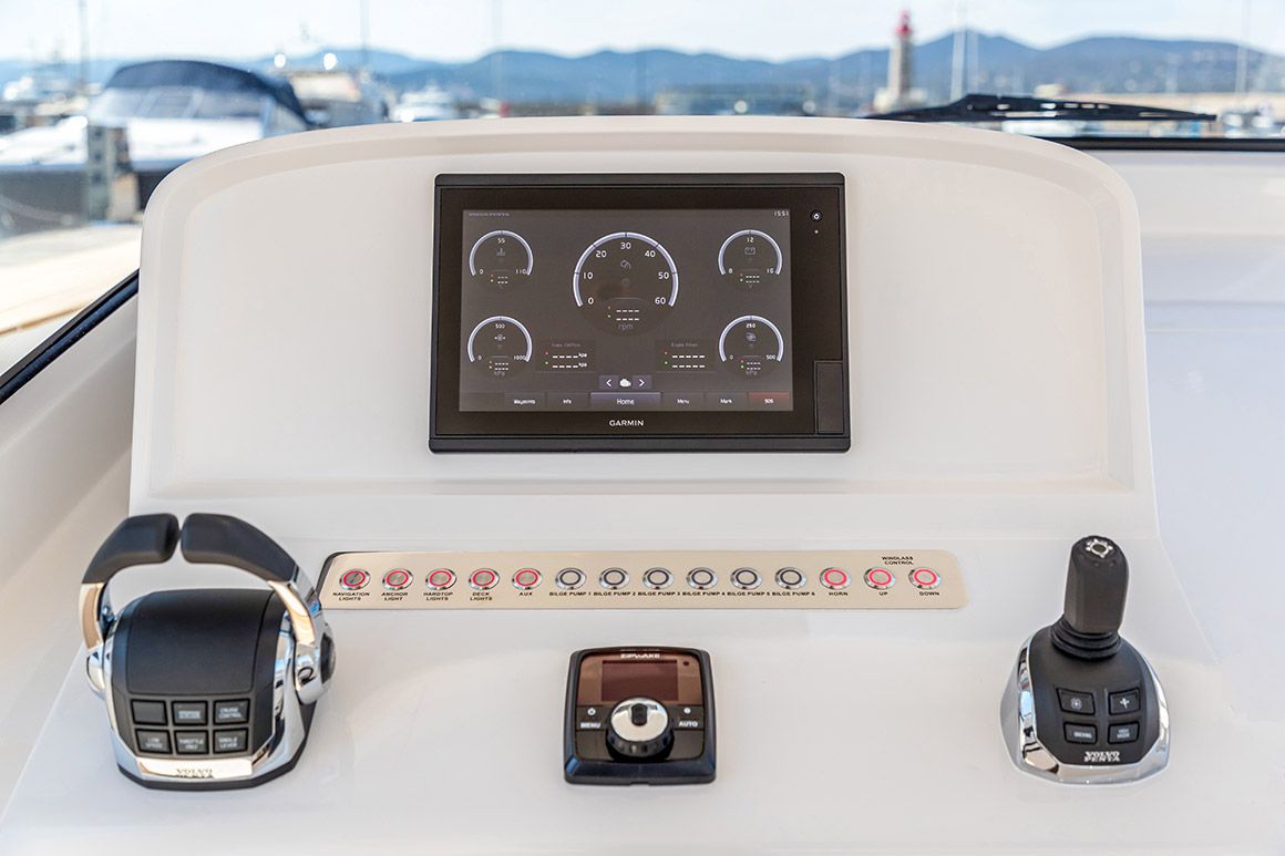 Alen Yacht 45 Interior