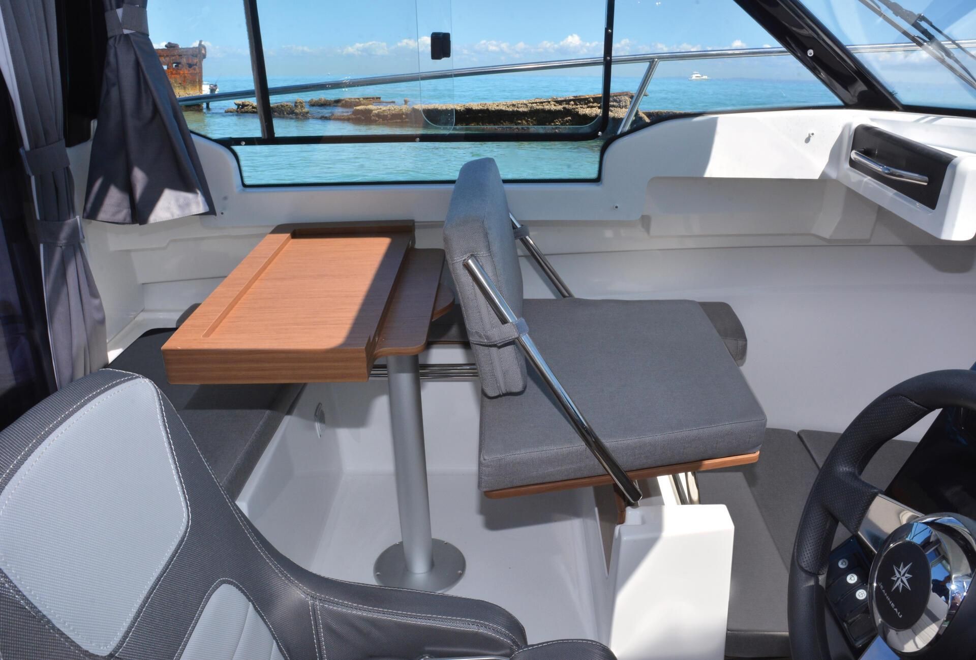 Jeanneau Merry Fisher 695 Serie2 Interior