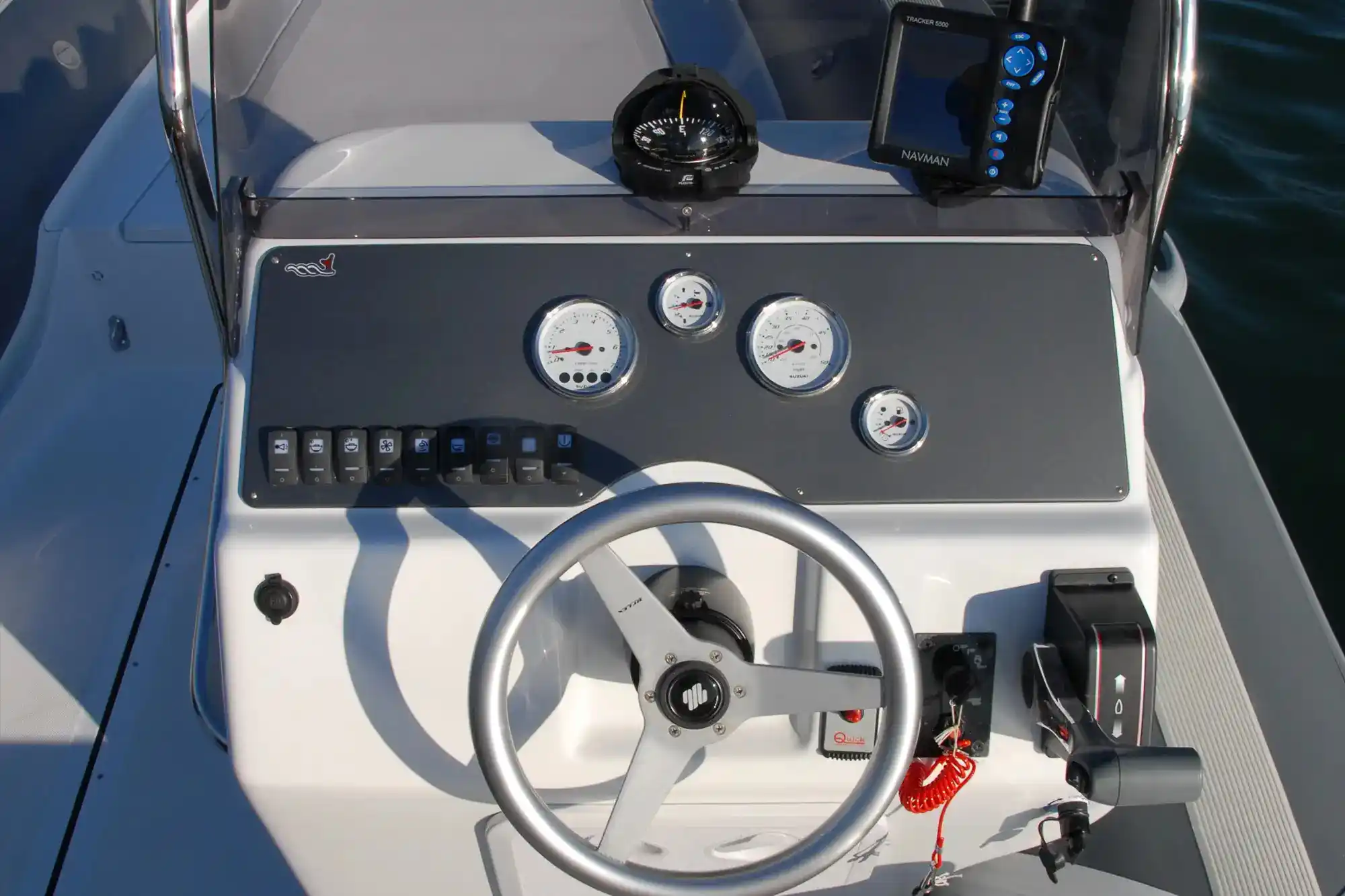 MV Marine MV 650 Interior