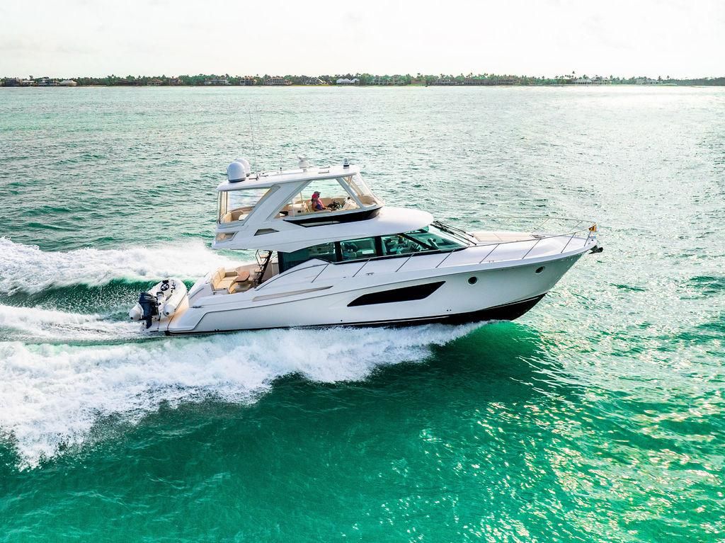 Tiara Yachts F53 photo