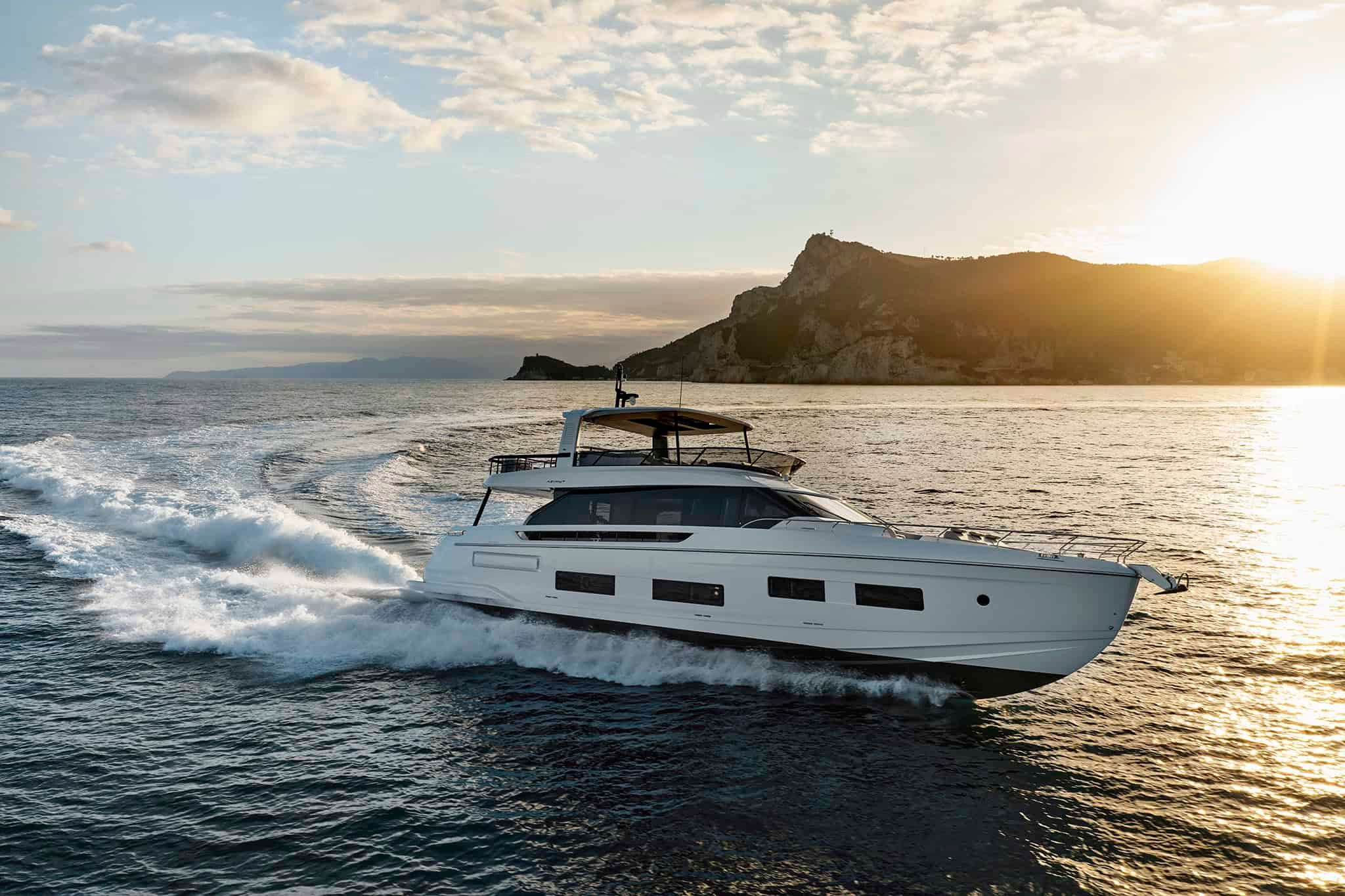 Azimut Fly 82