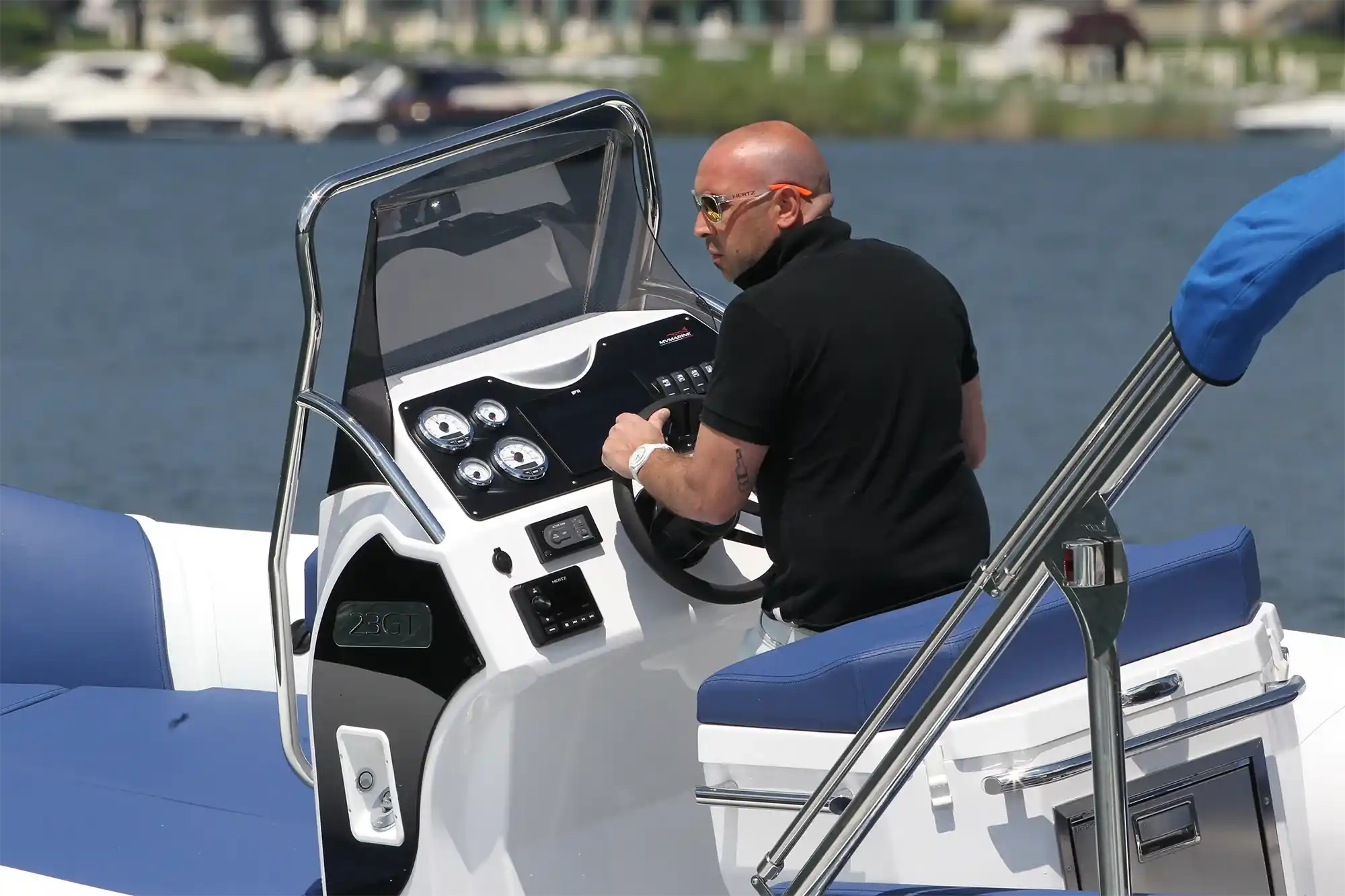 MV Marine MV 23GT Interior