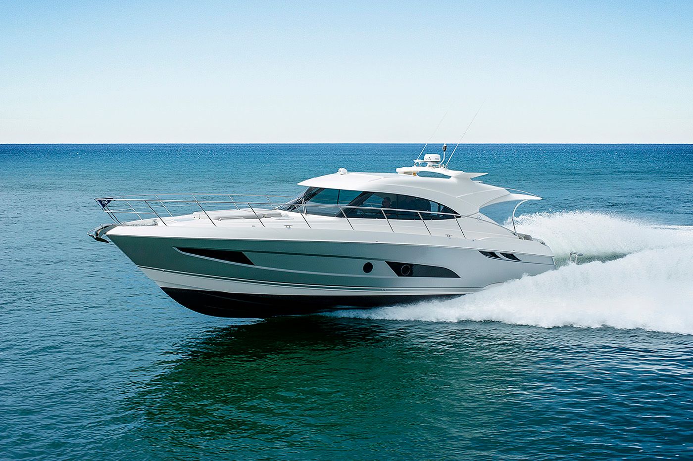 Riviera 4800 Sport Yacht