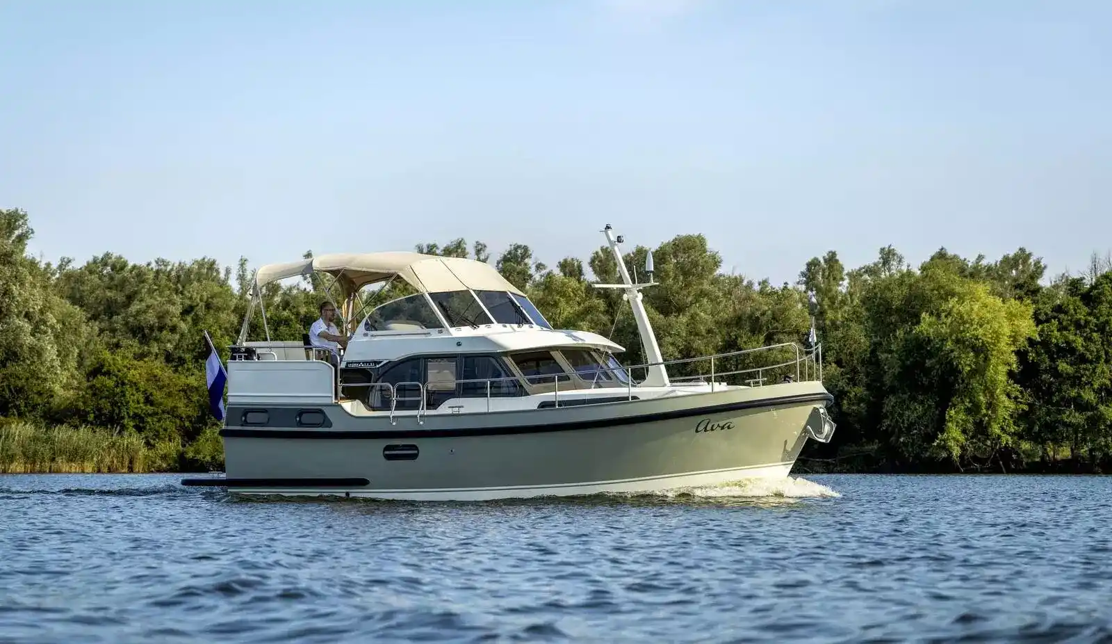 Esterni del Linssen 30 SL AC
