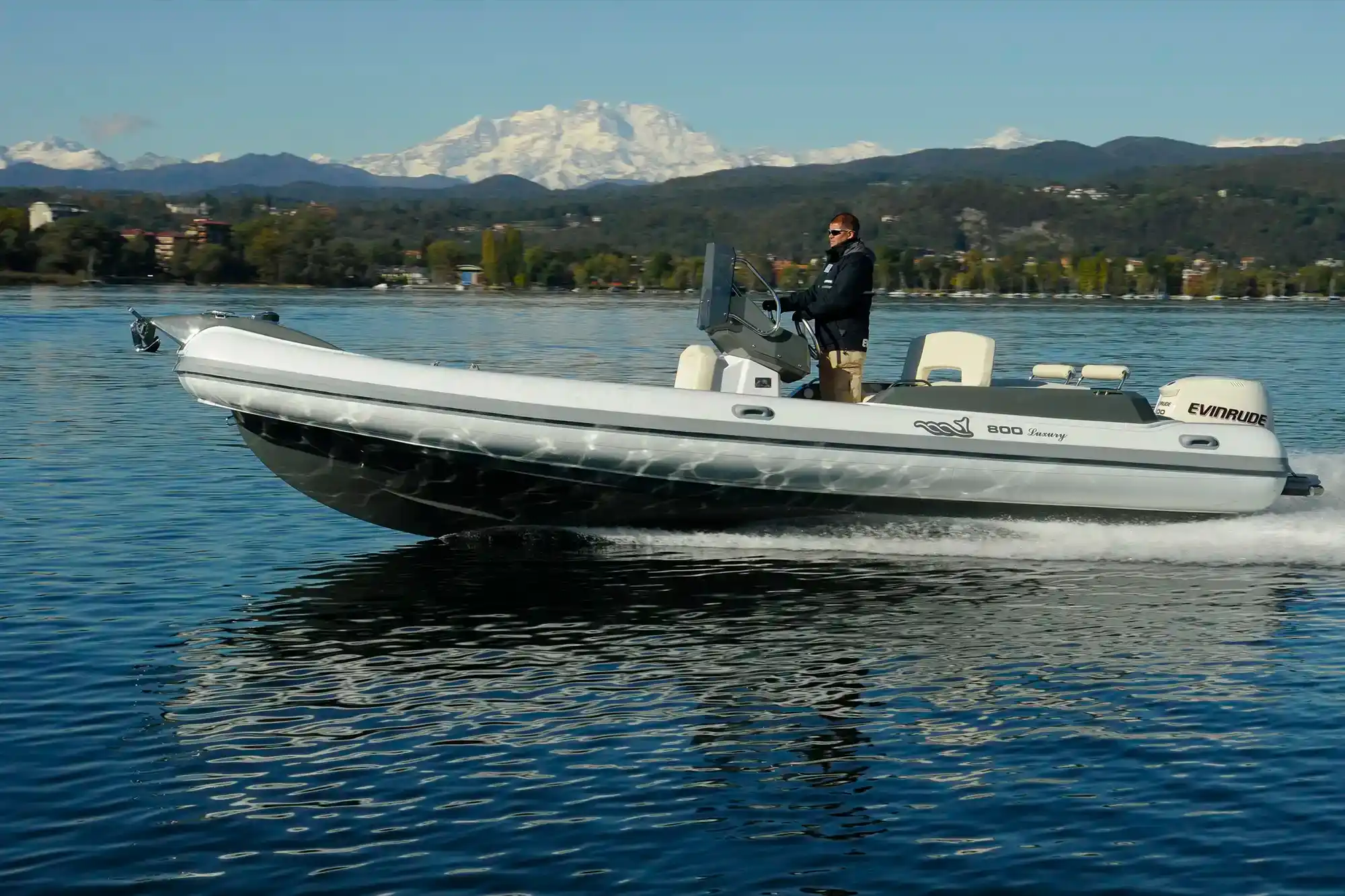Außenbereich der MV Marine MV 800