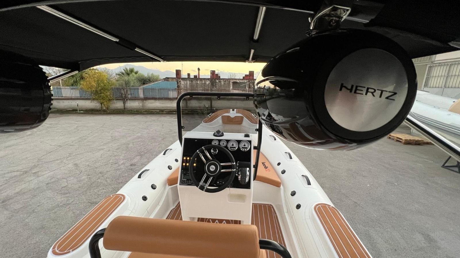 Aqvaboats Luxurib 22 Interior