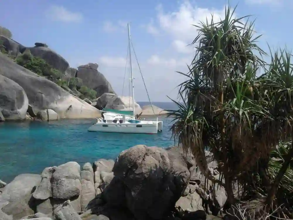 Catana 471