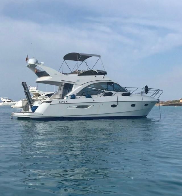 Galeon 390 Fly photo