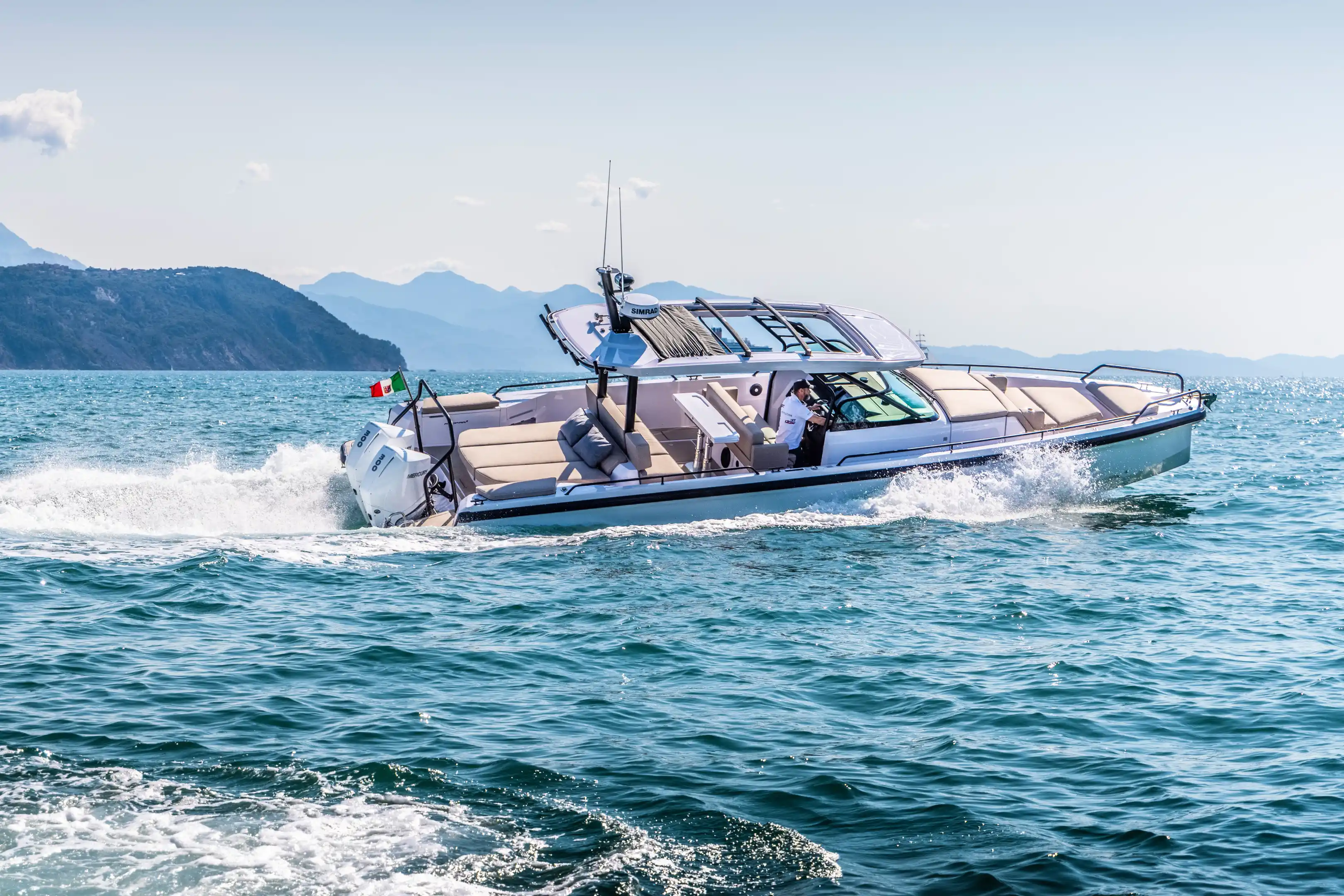 Yacht photo 1