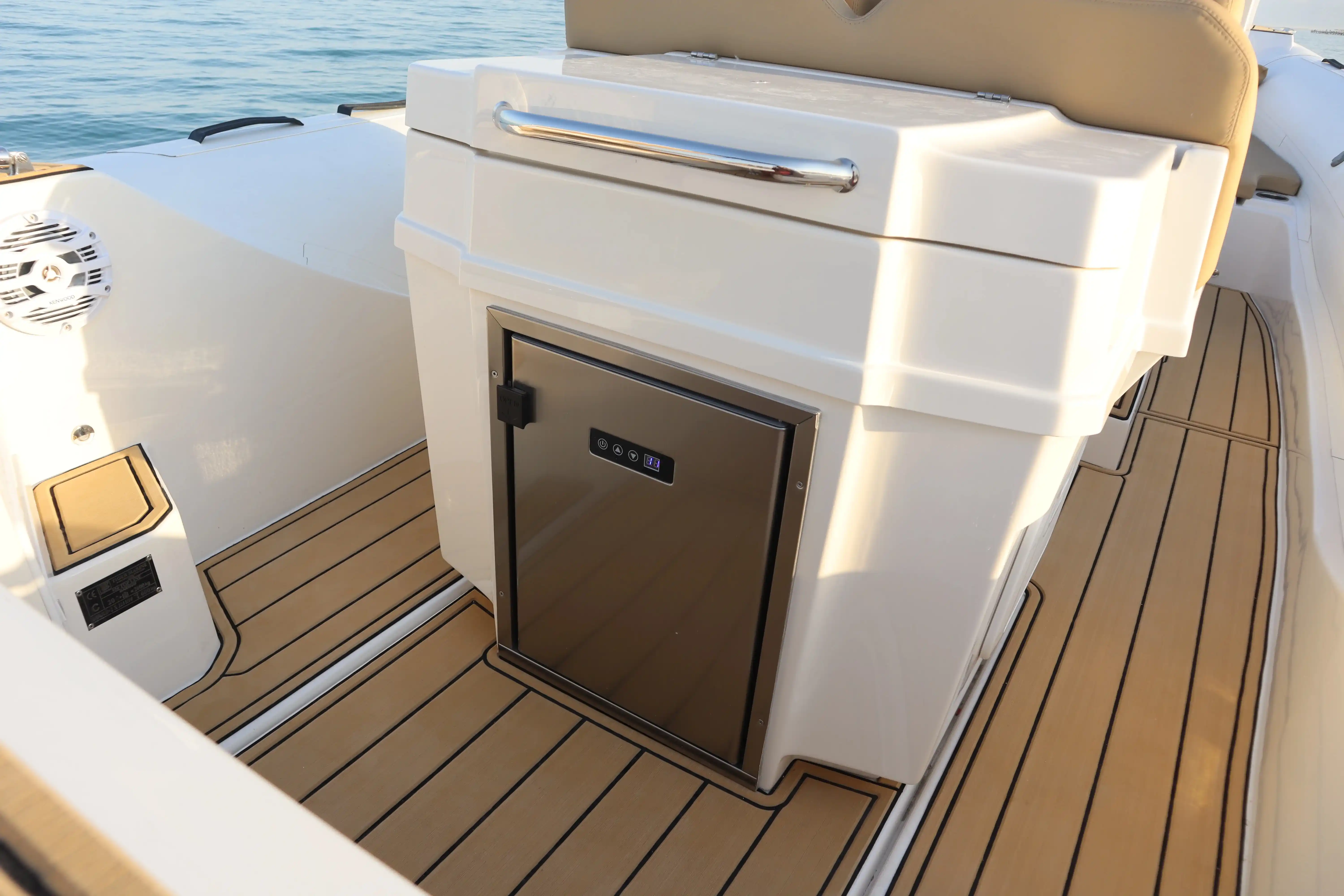 Tiger Marine TopLine 950 Interior