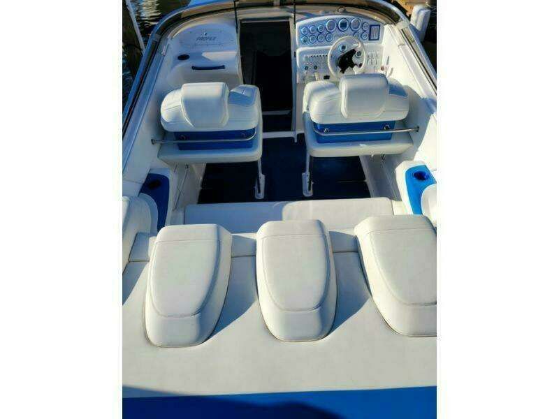 Profile Boats 33V Interior