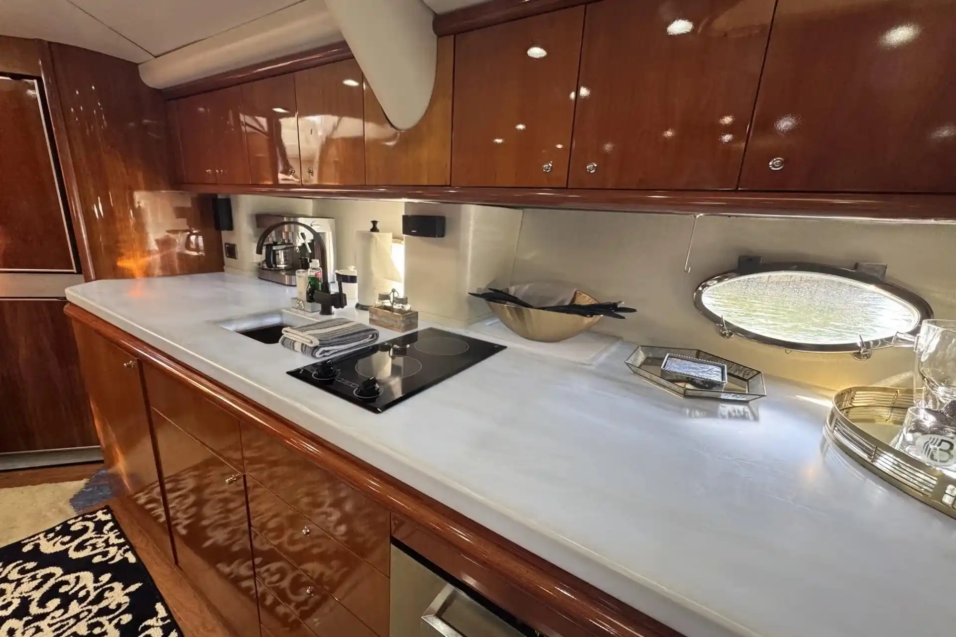 Interieur van de Sunseeker Predator 56