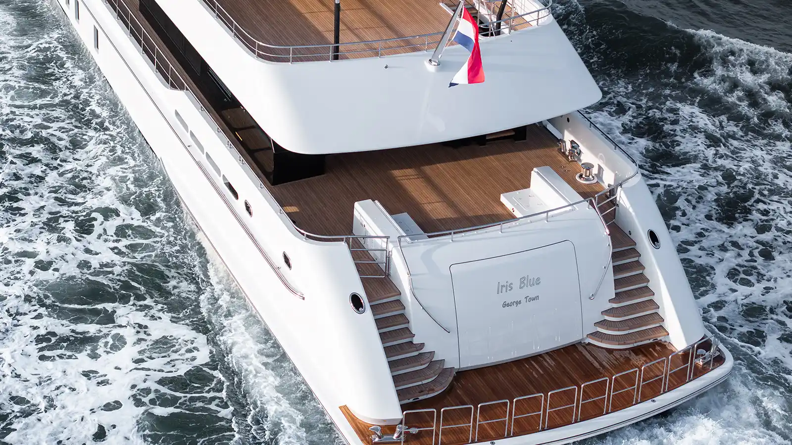 Interieur van de Heesen Yachts Iris Blue