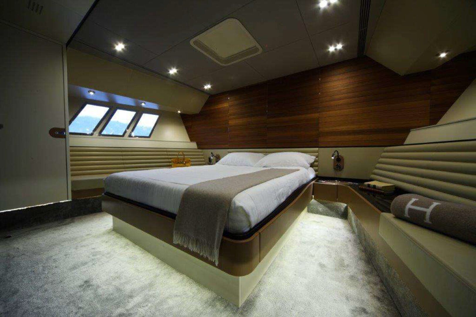 OTAM 80 Millennium Interior