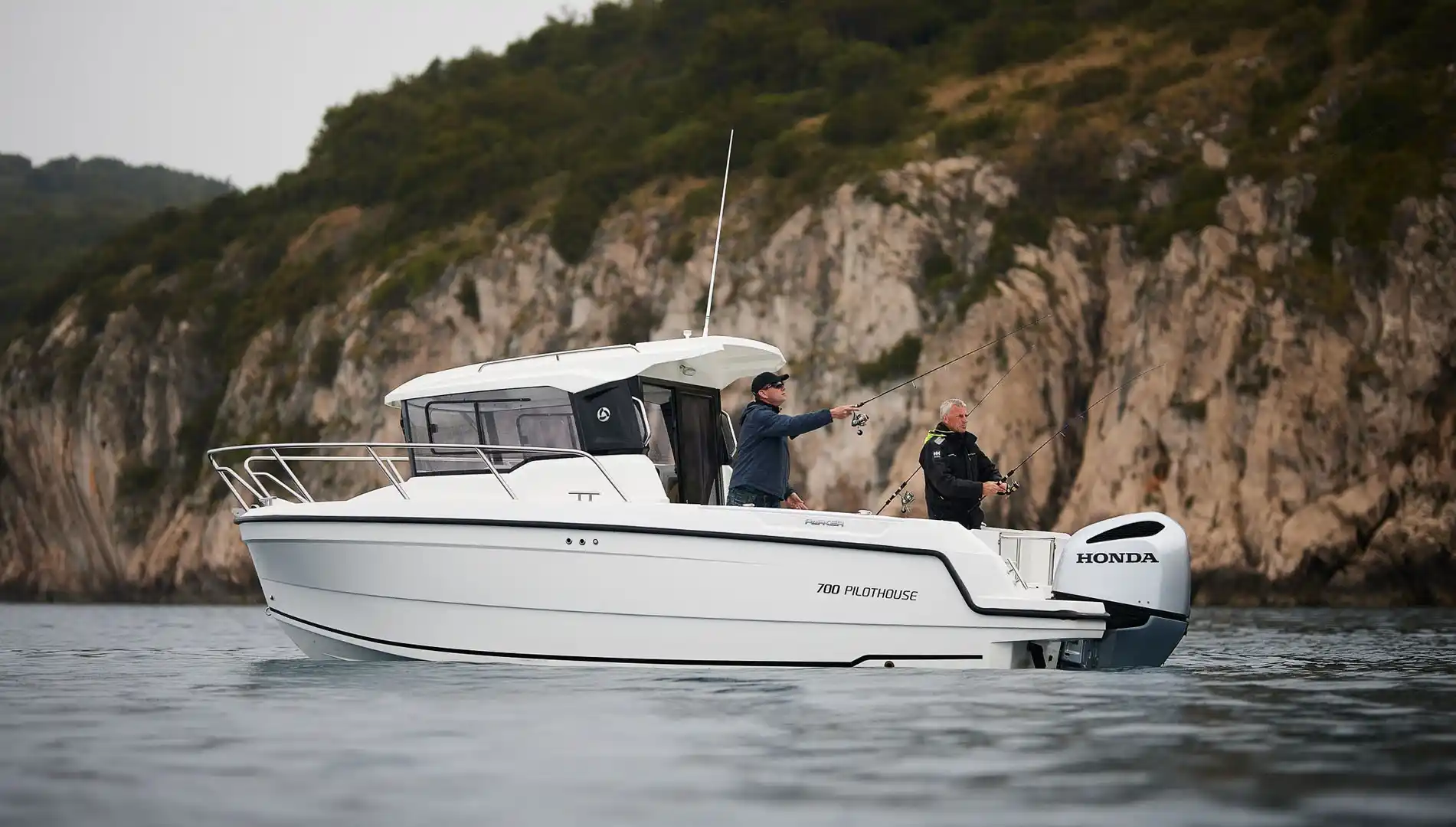 Parker Poland 700 Pilothouse