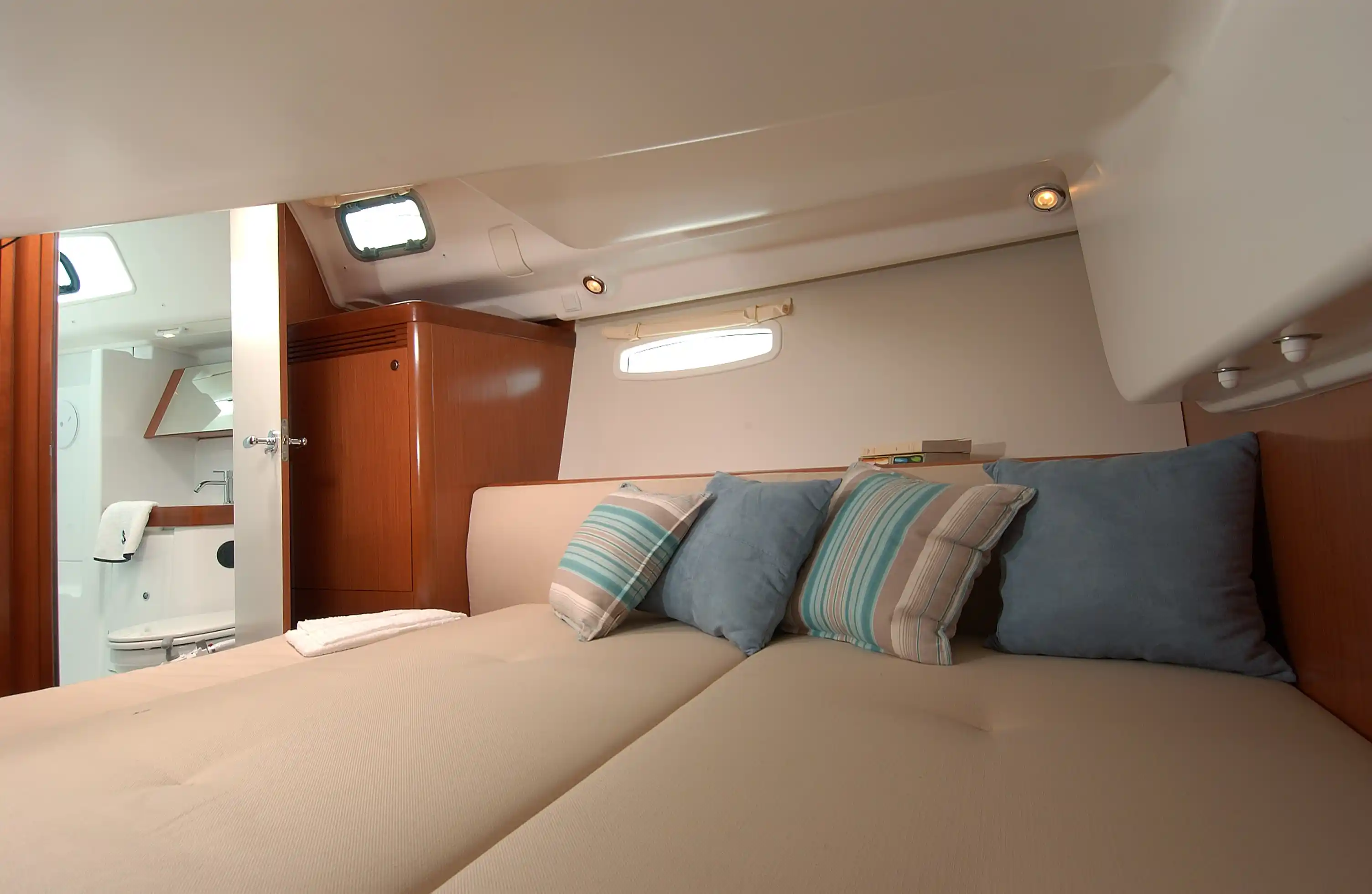 Innenbereich der Beneteau Oceanis 43