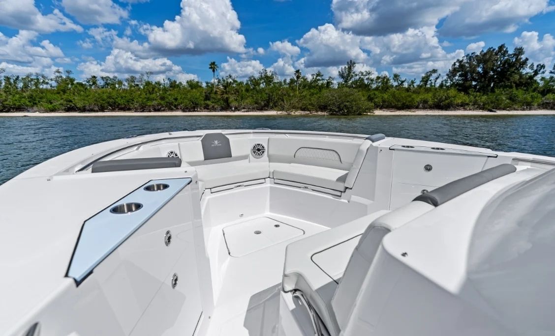 Interior del Bertram 34CC