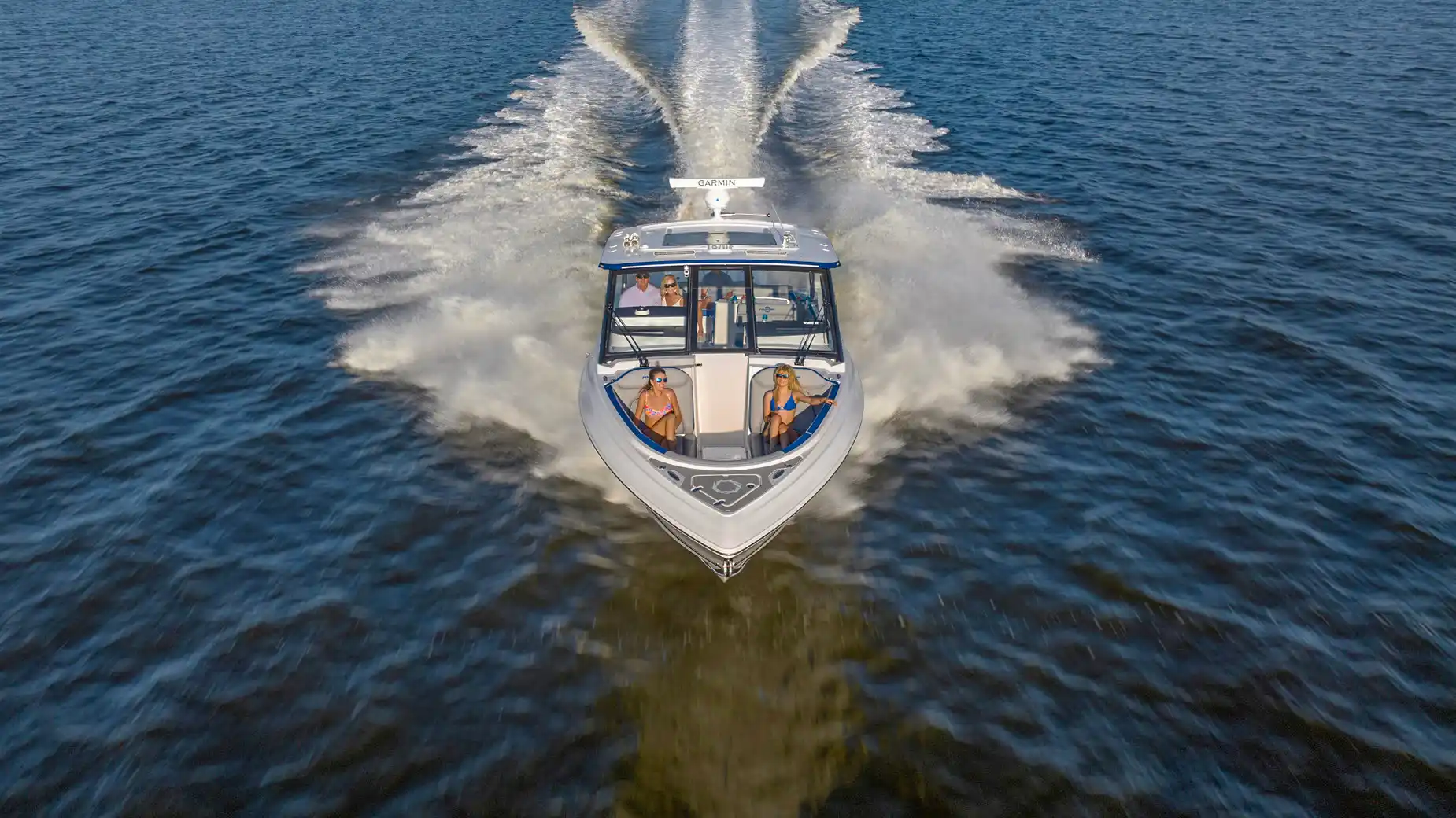 Fountain Powerboats 39 DX Exterior
