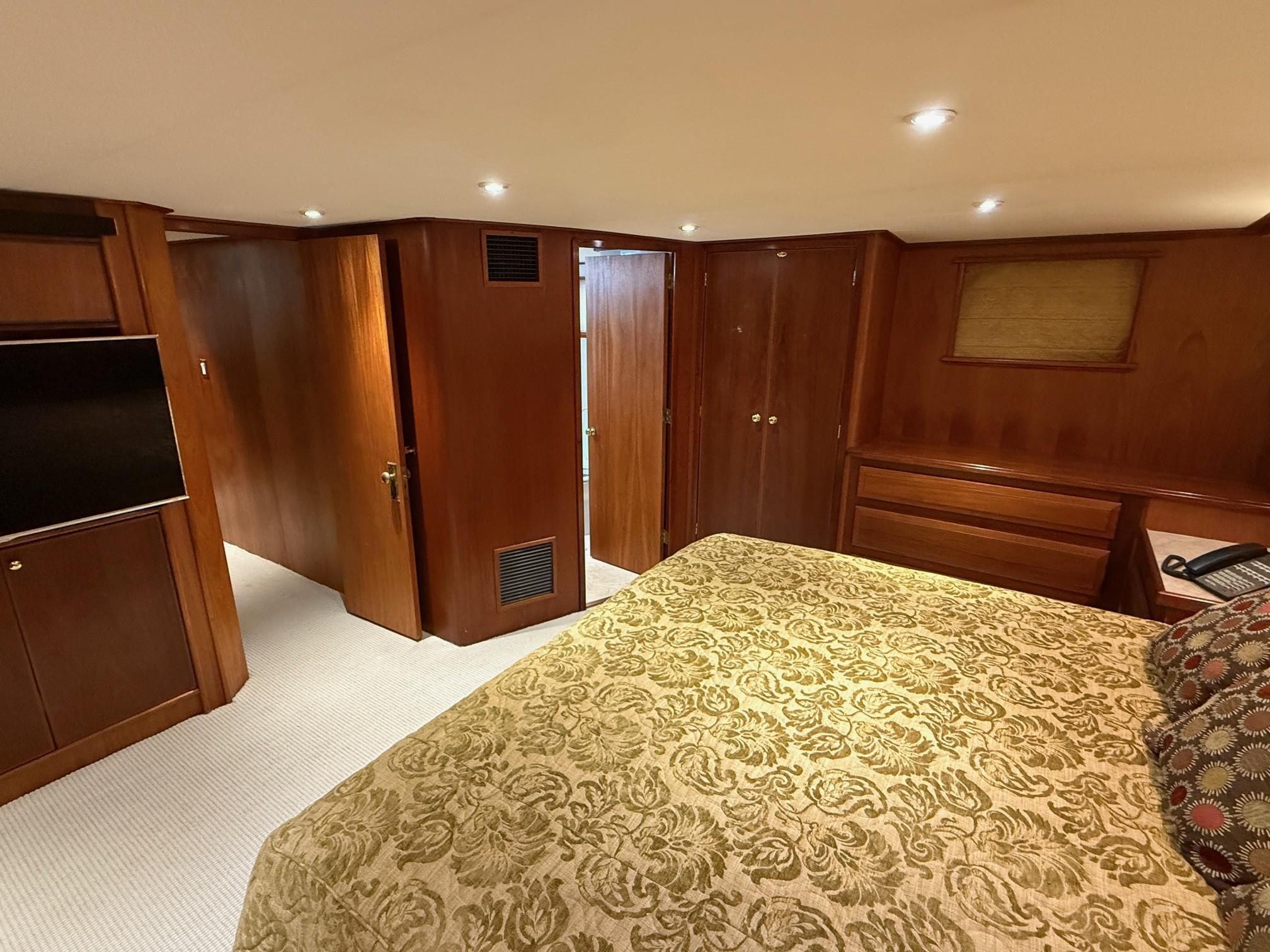 Intérieur du Burger Boats 81 Raised Pilothouse