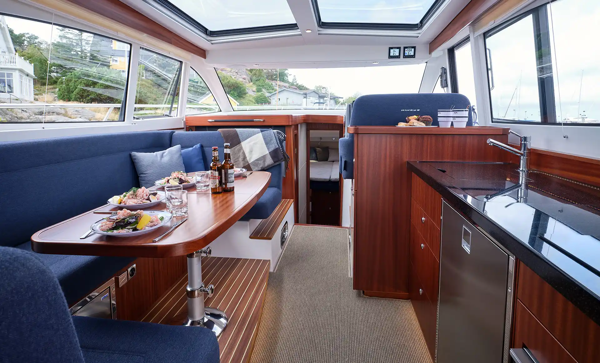 Nimbus Boats 405 Coupe Interior
