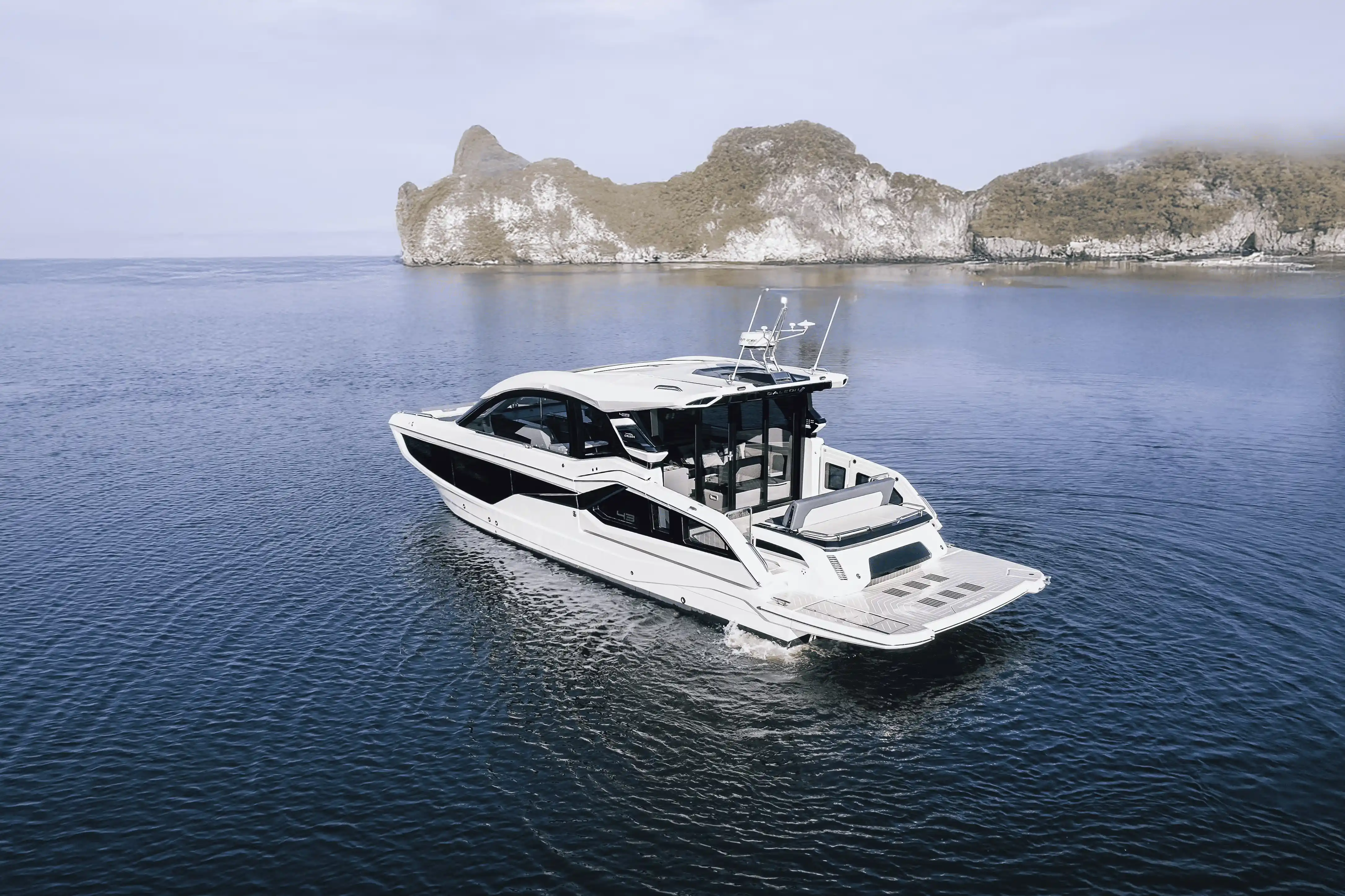 Galeon Yachts 435 GTI Exterior